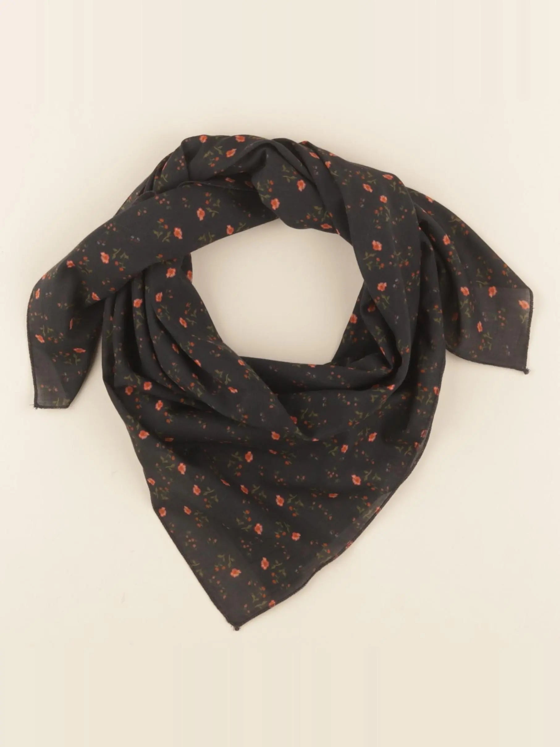 Foulard Oscar gris imprimé fleuri 90x90 cm