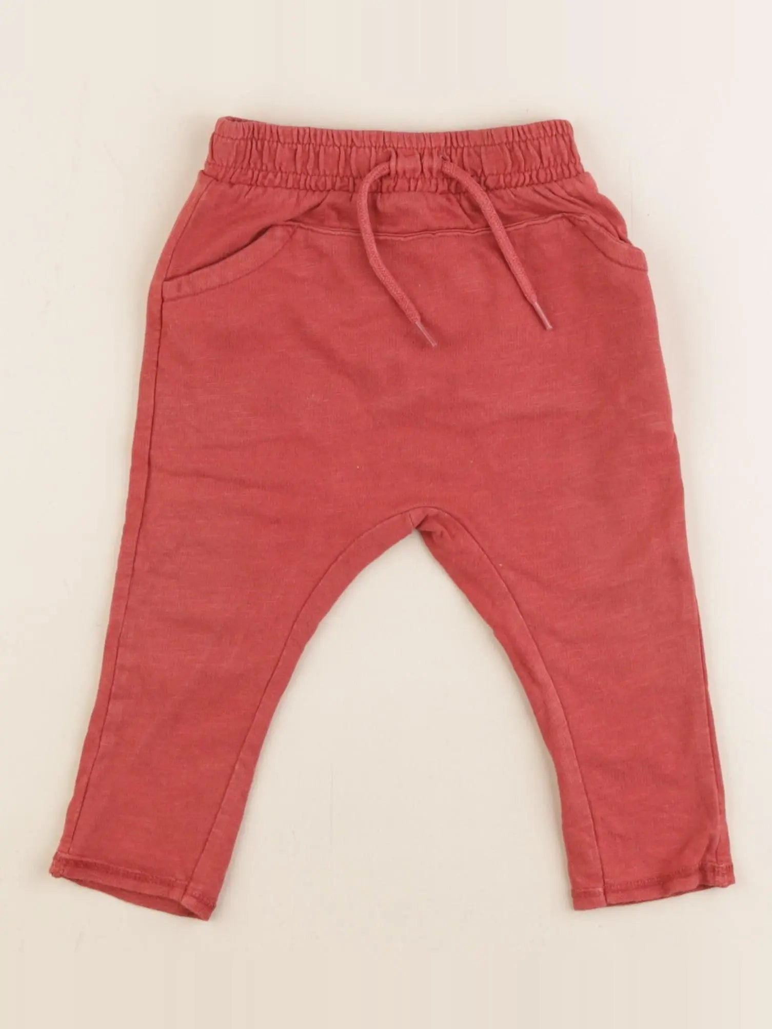 Vertbaudet - pantalon rouge - 6 mois