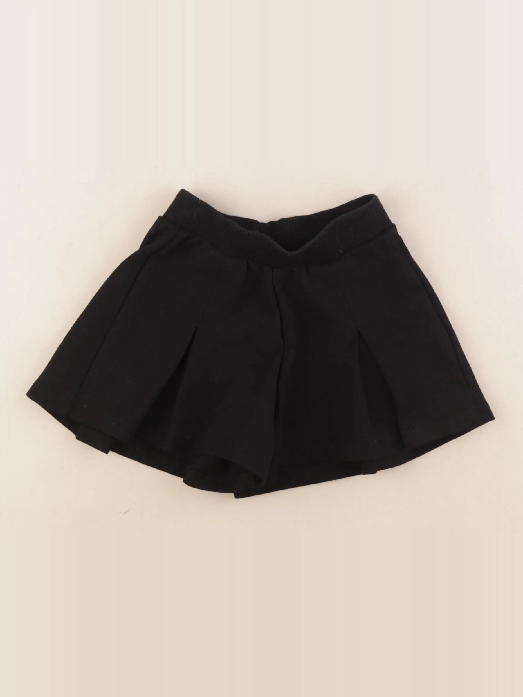Zara - short noir - 4 ans