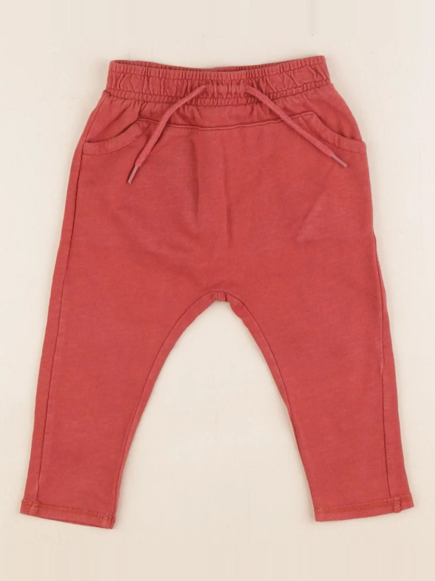 Vertbaudet - pantalon rouge - 6 mois