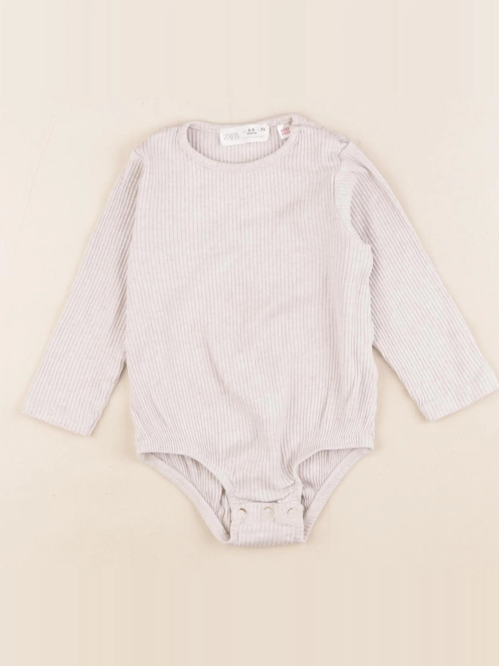 Zara - body beige - 6/9 mois