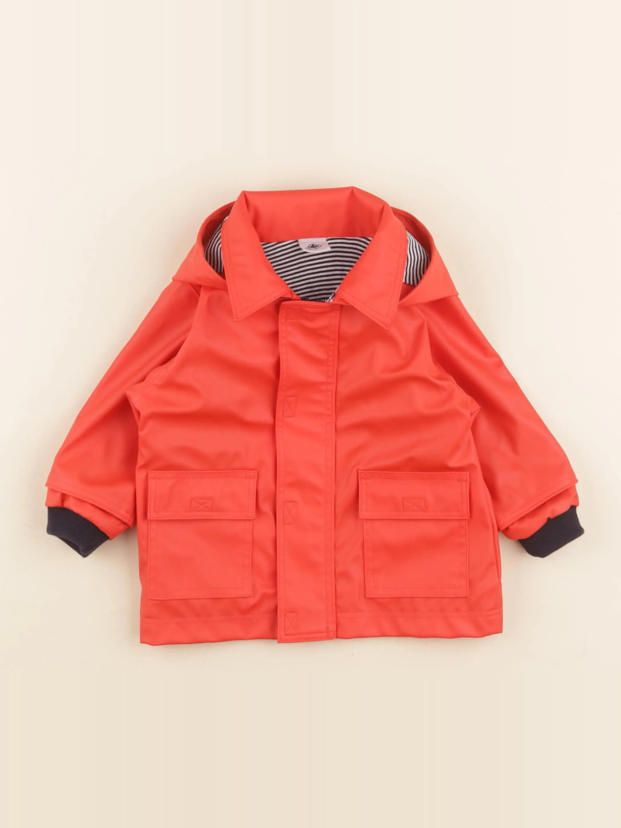 Petit Bateau - imperméable rouge - 6 mois