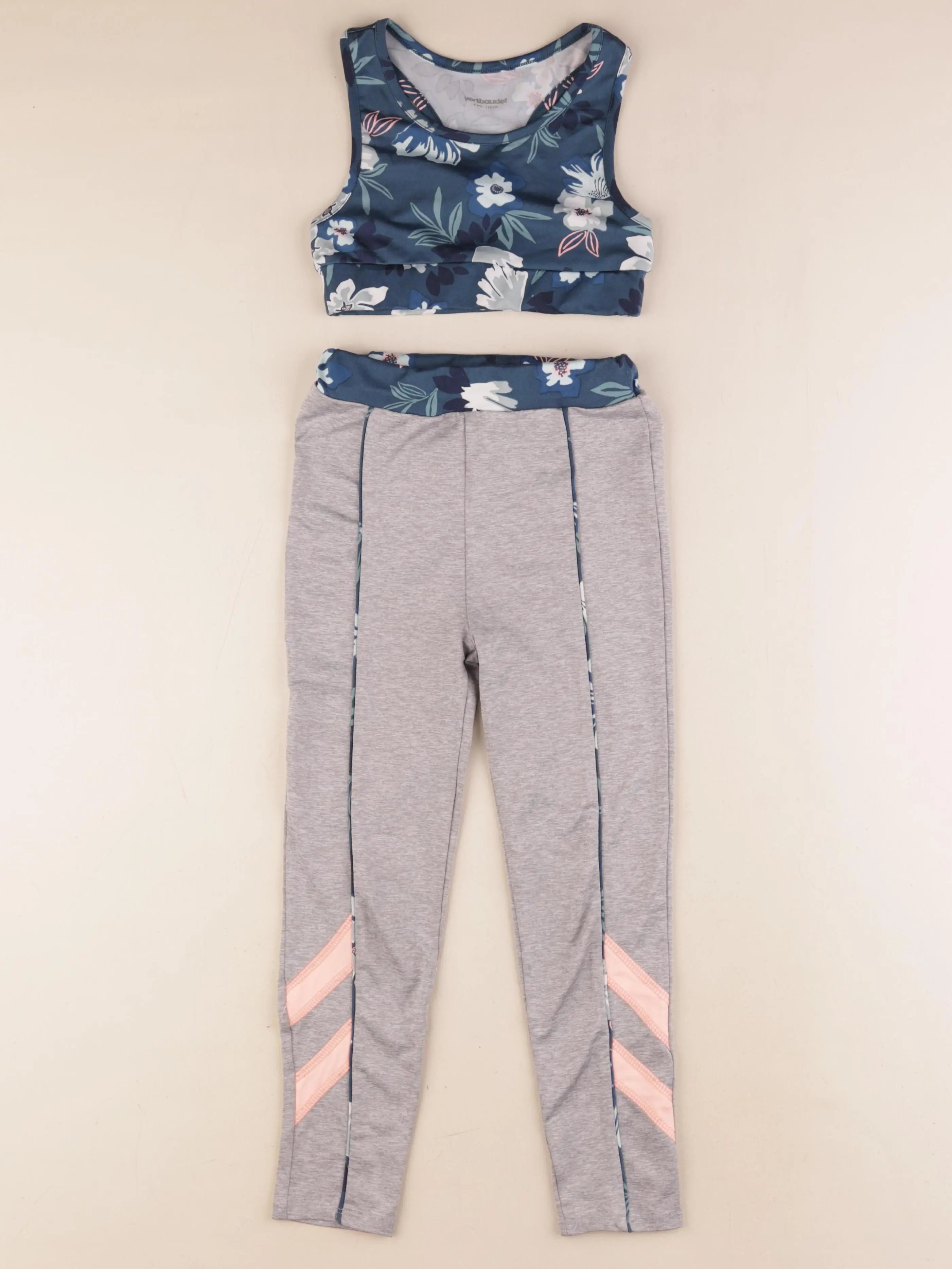 Vertbaudet - ensemble sport - 6 ans