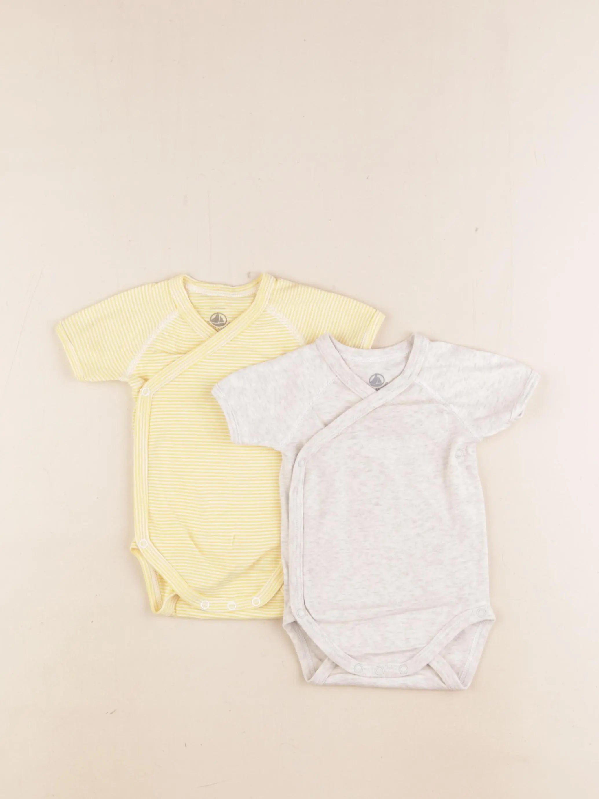 Petit Bateau - lot de 2 bodies en coton jaune, beige - 3 mois