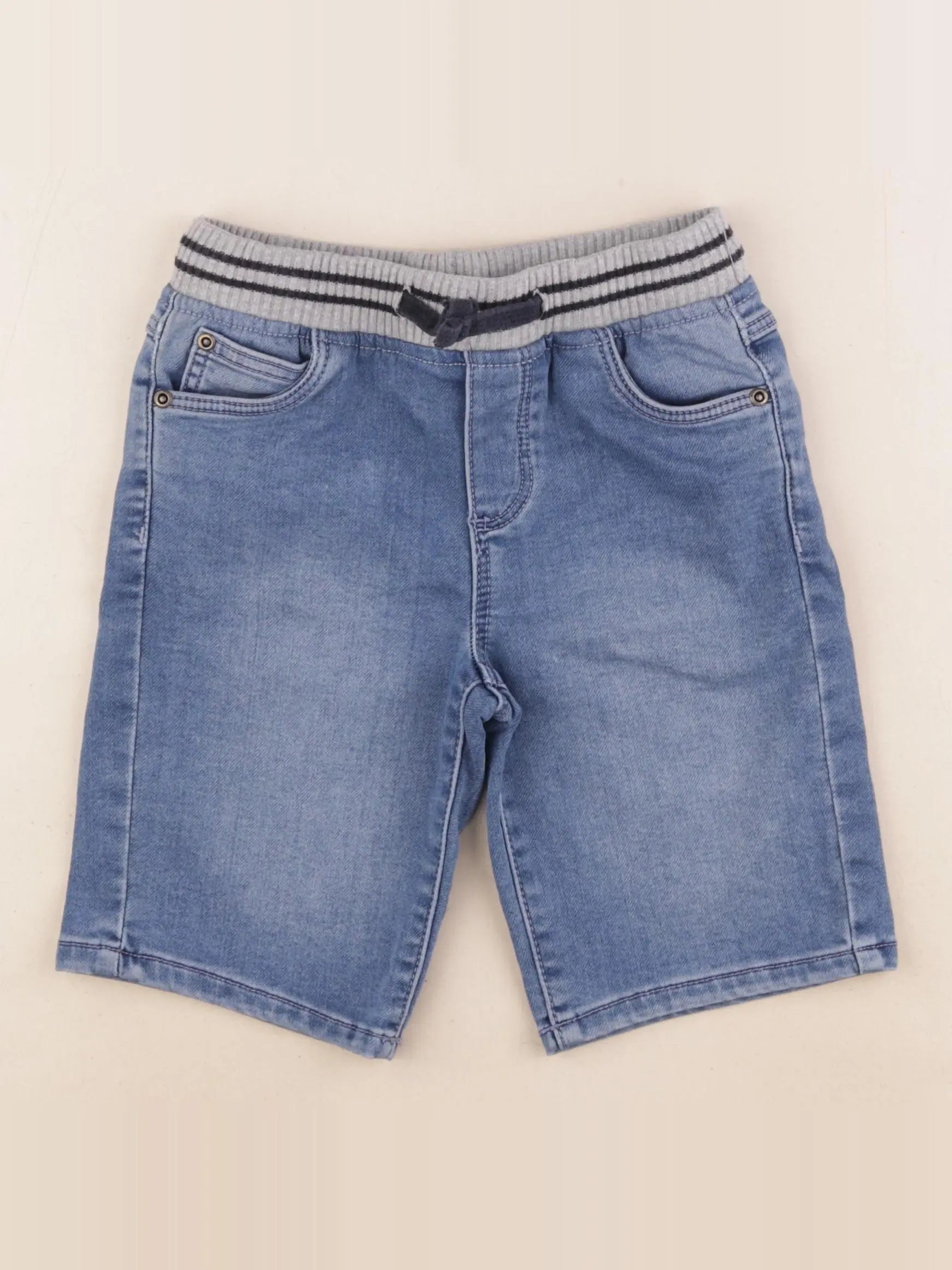 Vertbaudet - short bleu - 7 ans
