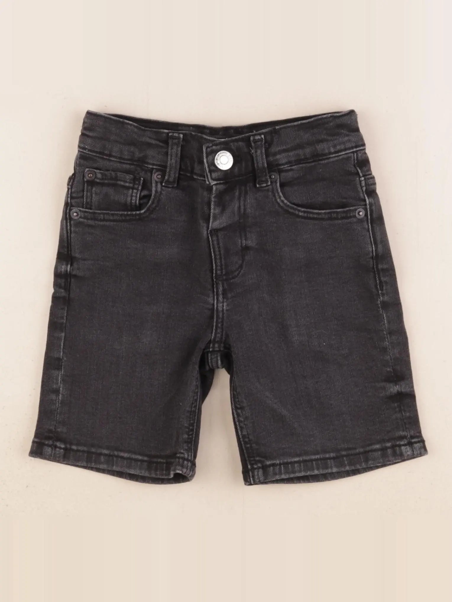 Zara - short noir - 6 ans