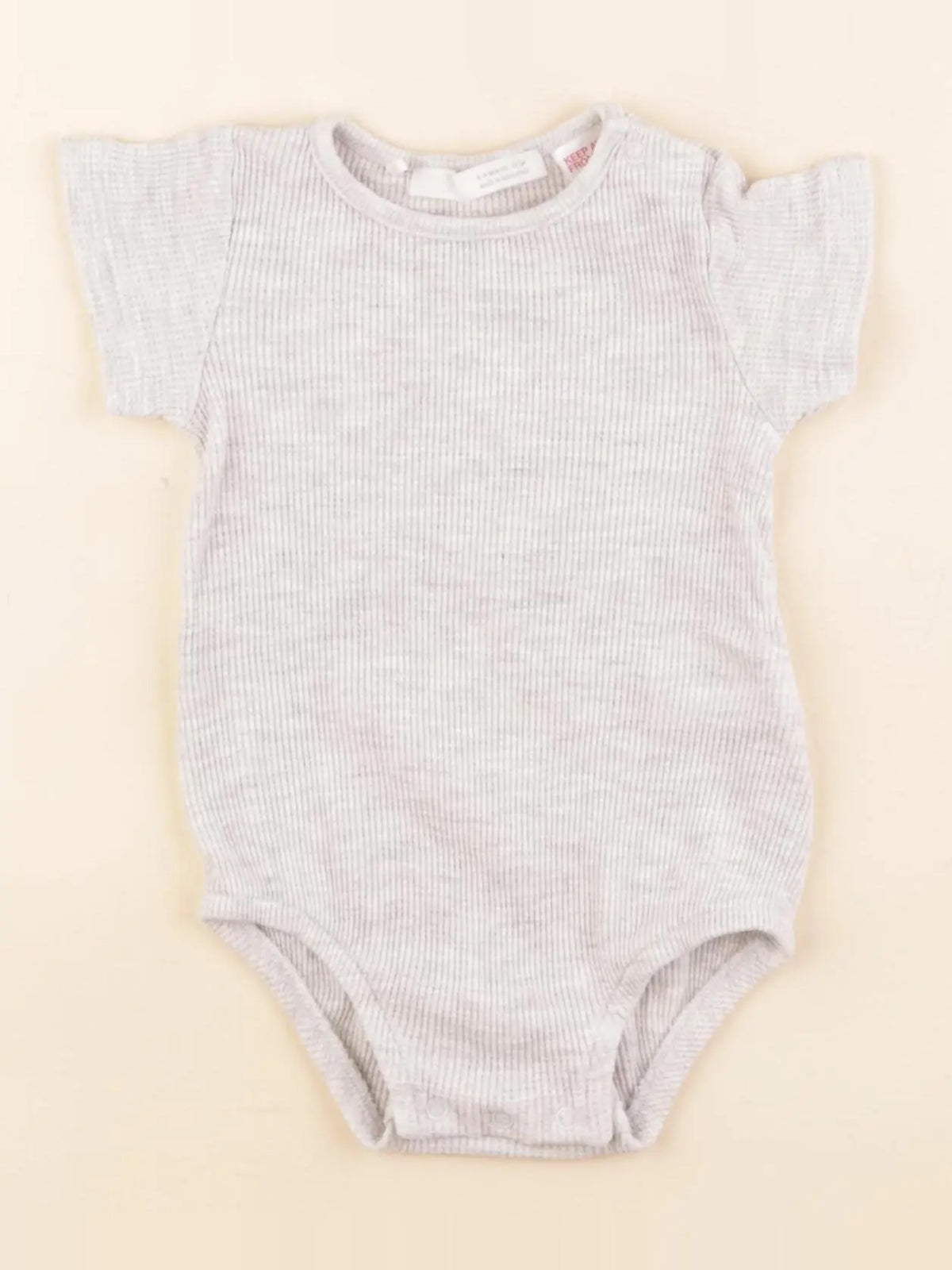 Zara - body gris - 6/9 mois
