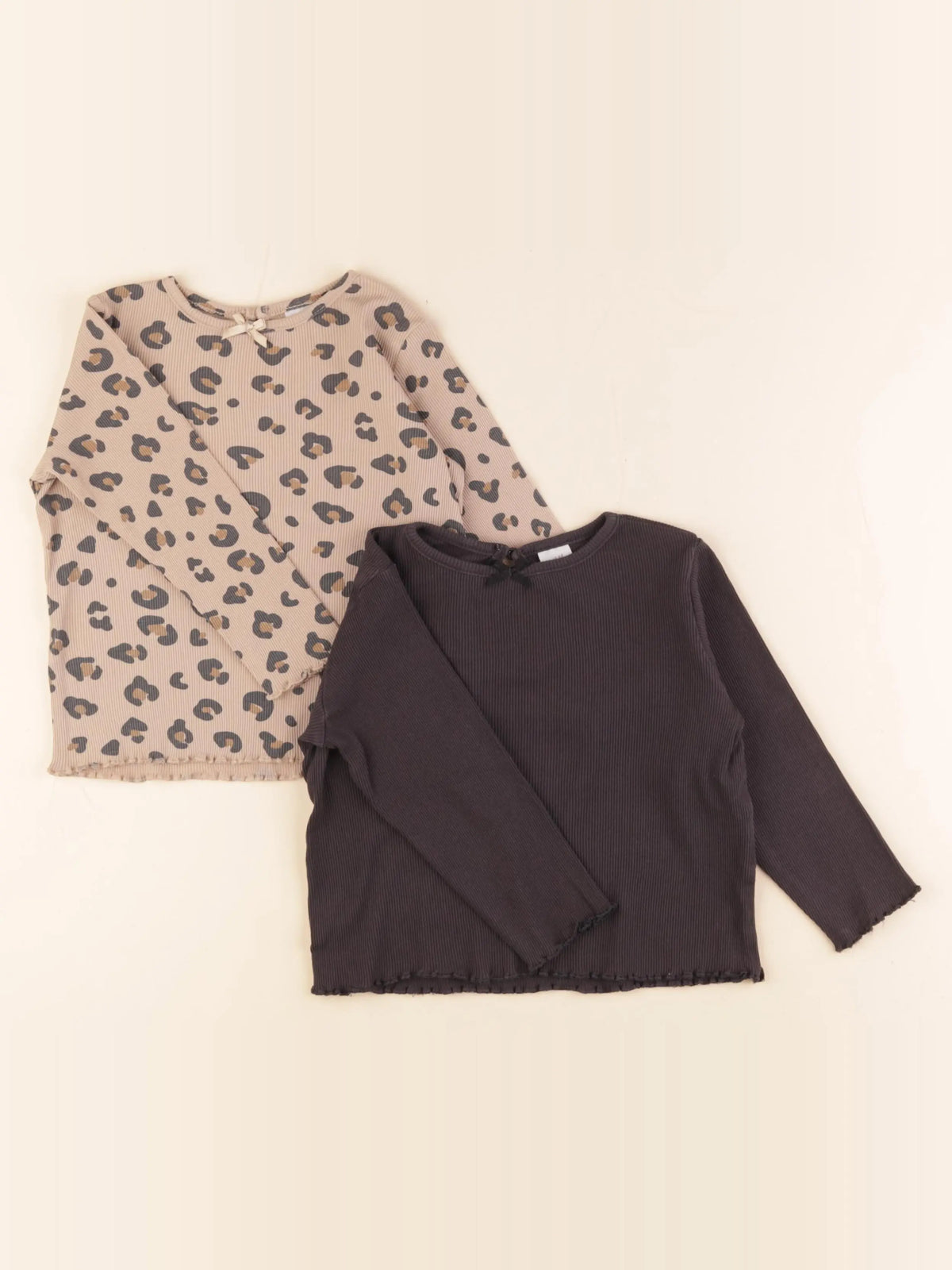 H&M - lot de 2 tee-shirts beige, noir - 12/18 mois