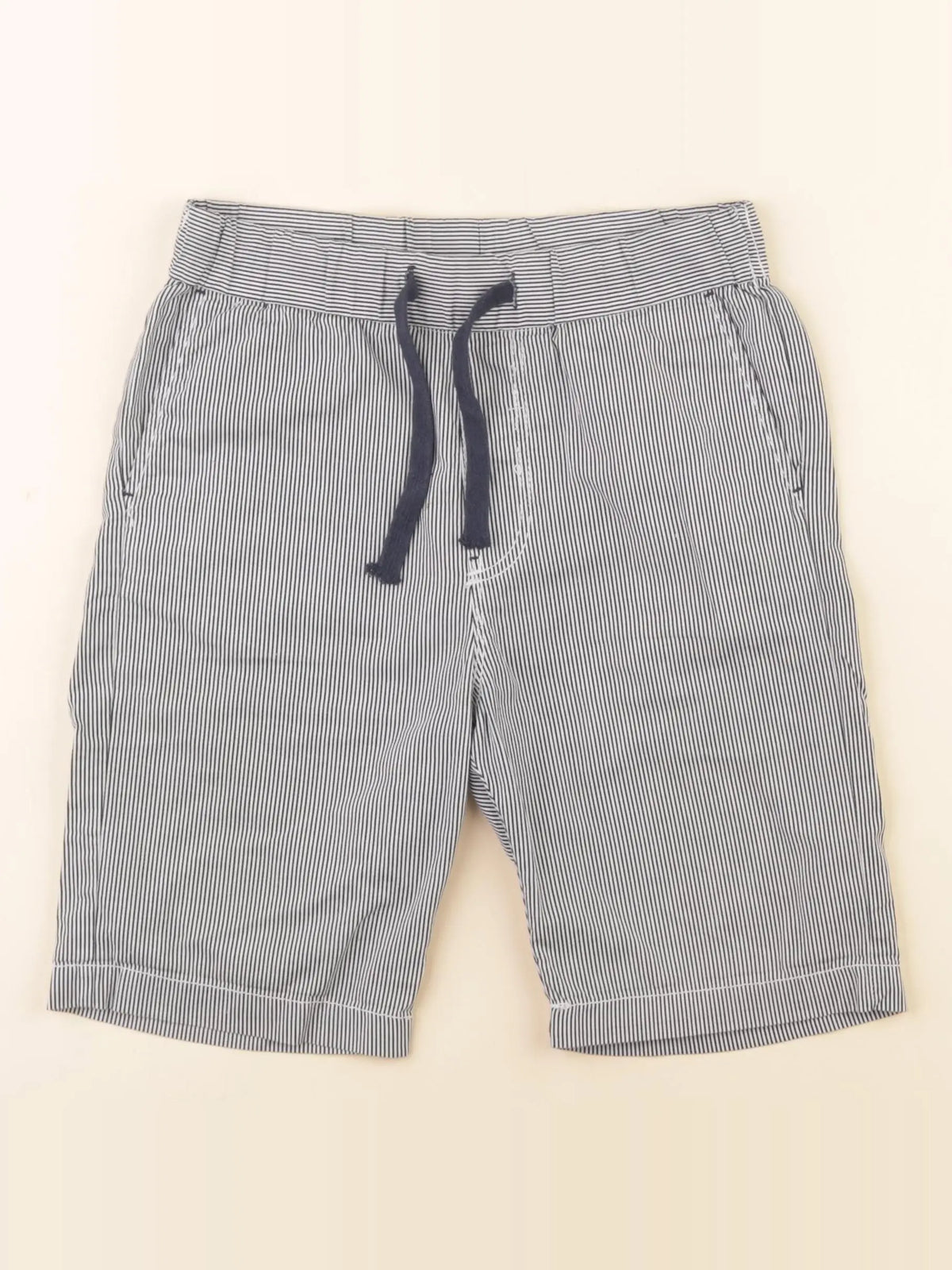 H&M - short bleu - 7 ans