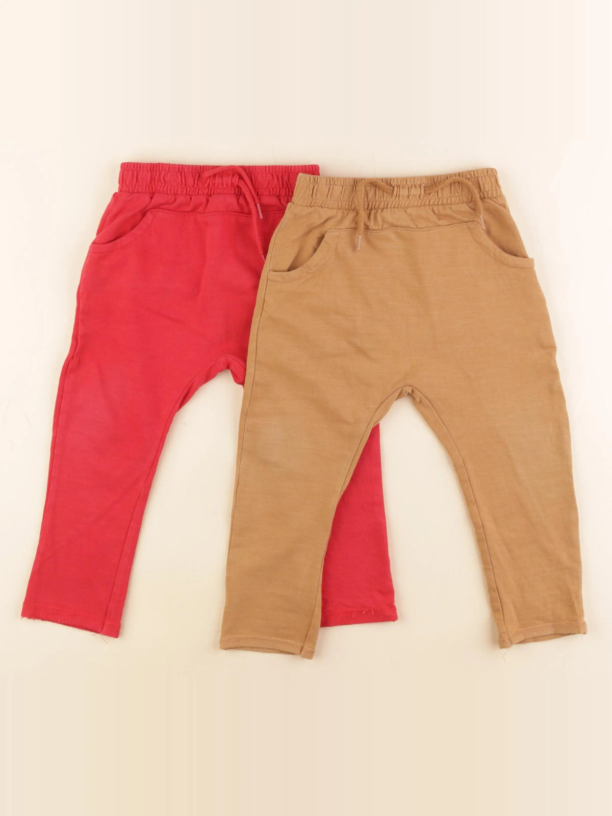 Vertbaudet - lot de 2 joggings marron, rouge - 18 mois