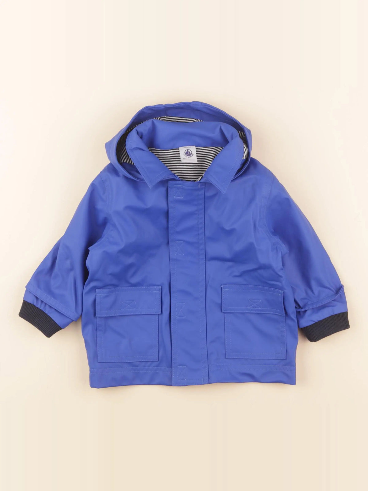 Petit Bateau - imperméable bleu - 6 mois