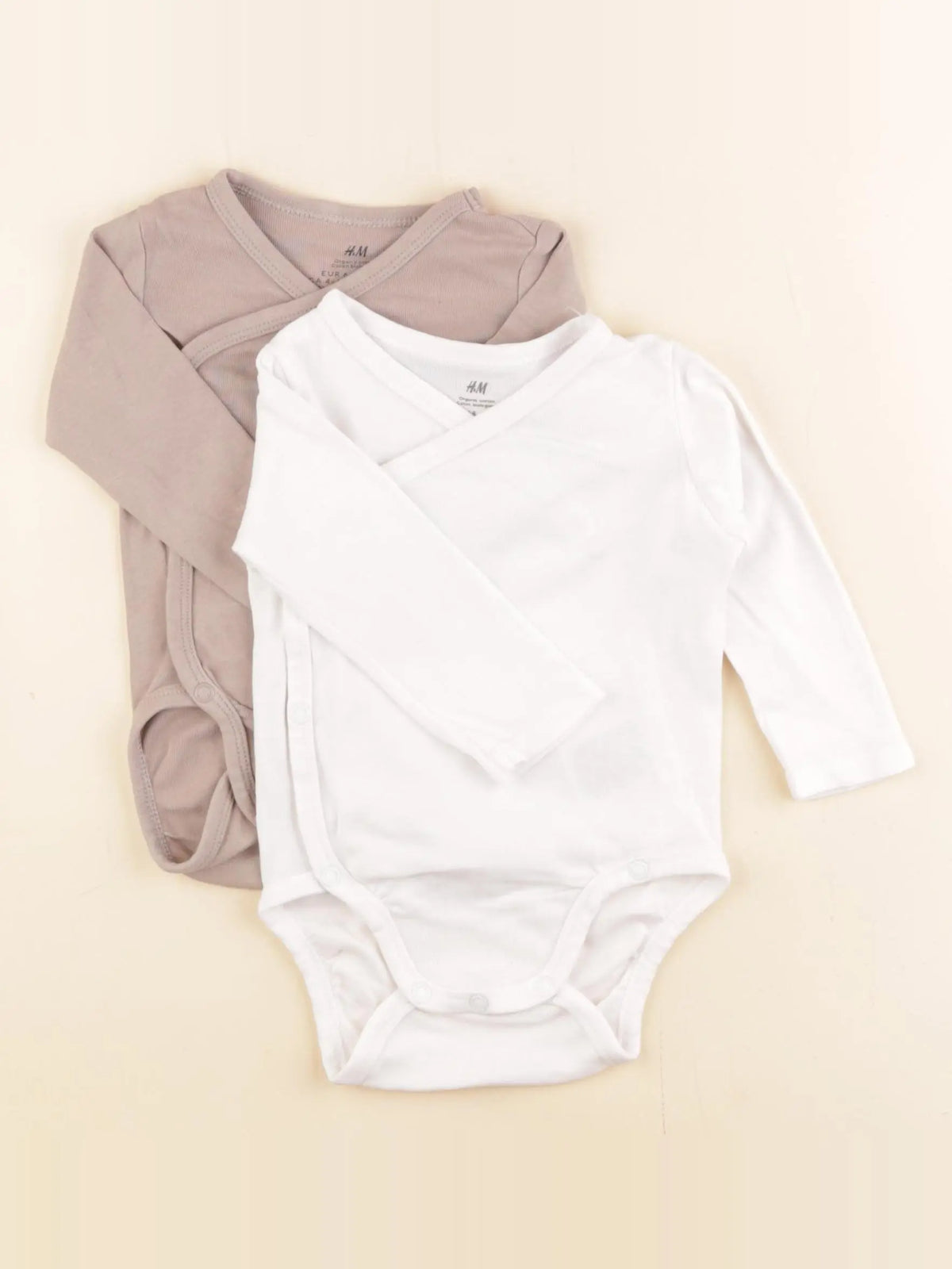 H&M - lot de 2 bodies en coton blanc, marron - 4/6 mois