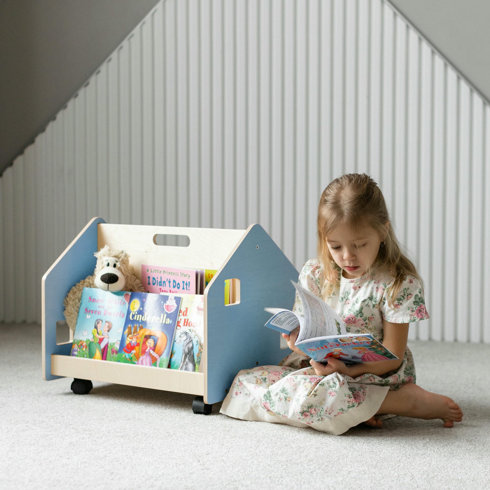 Bibliothèque enfant double-face sur roulettes - Couleur bleu clair