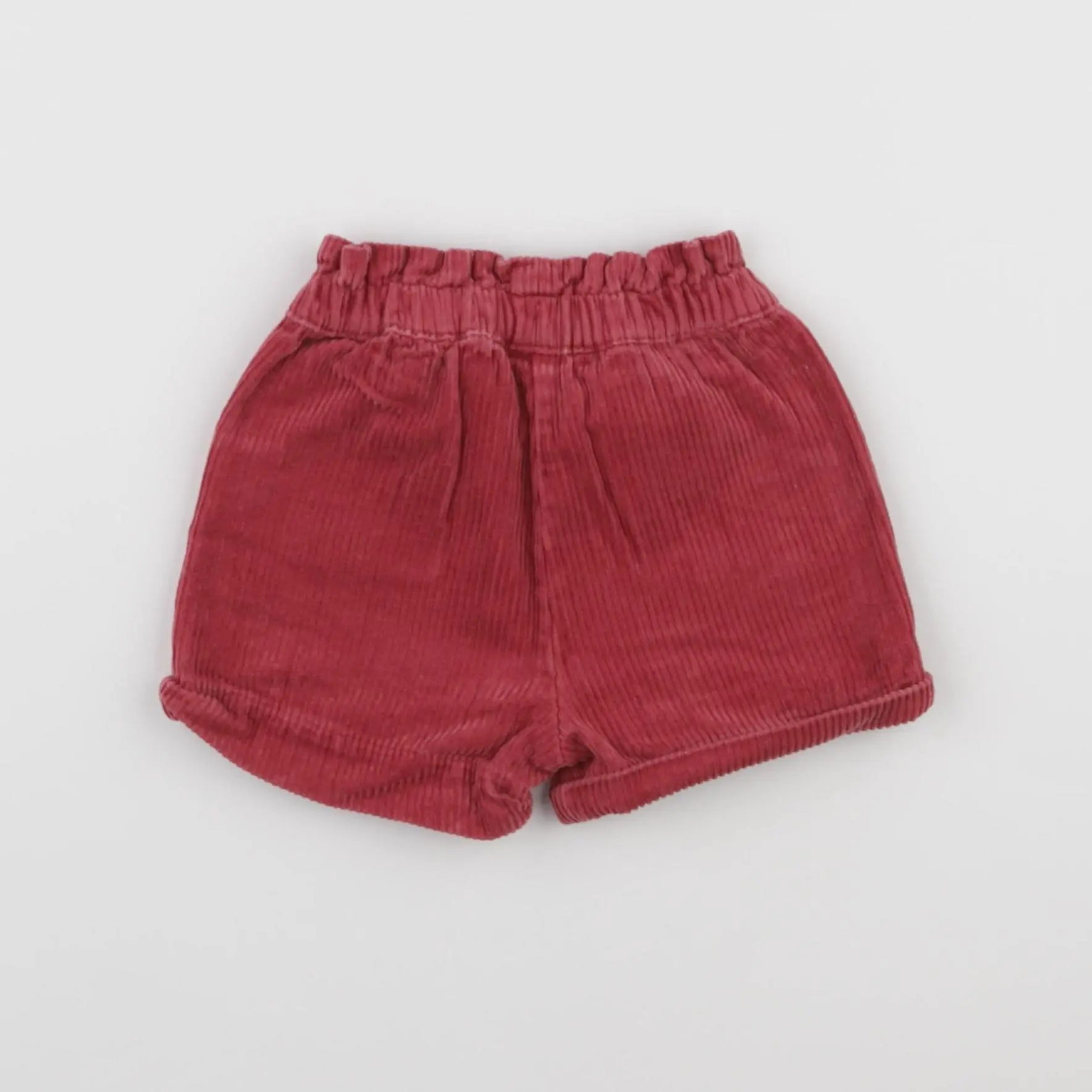 Vertbaudet - short rouge - 9 mois
