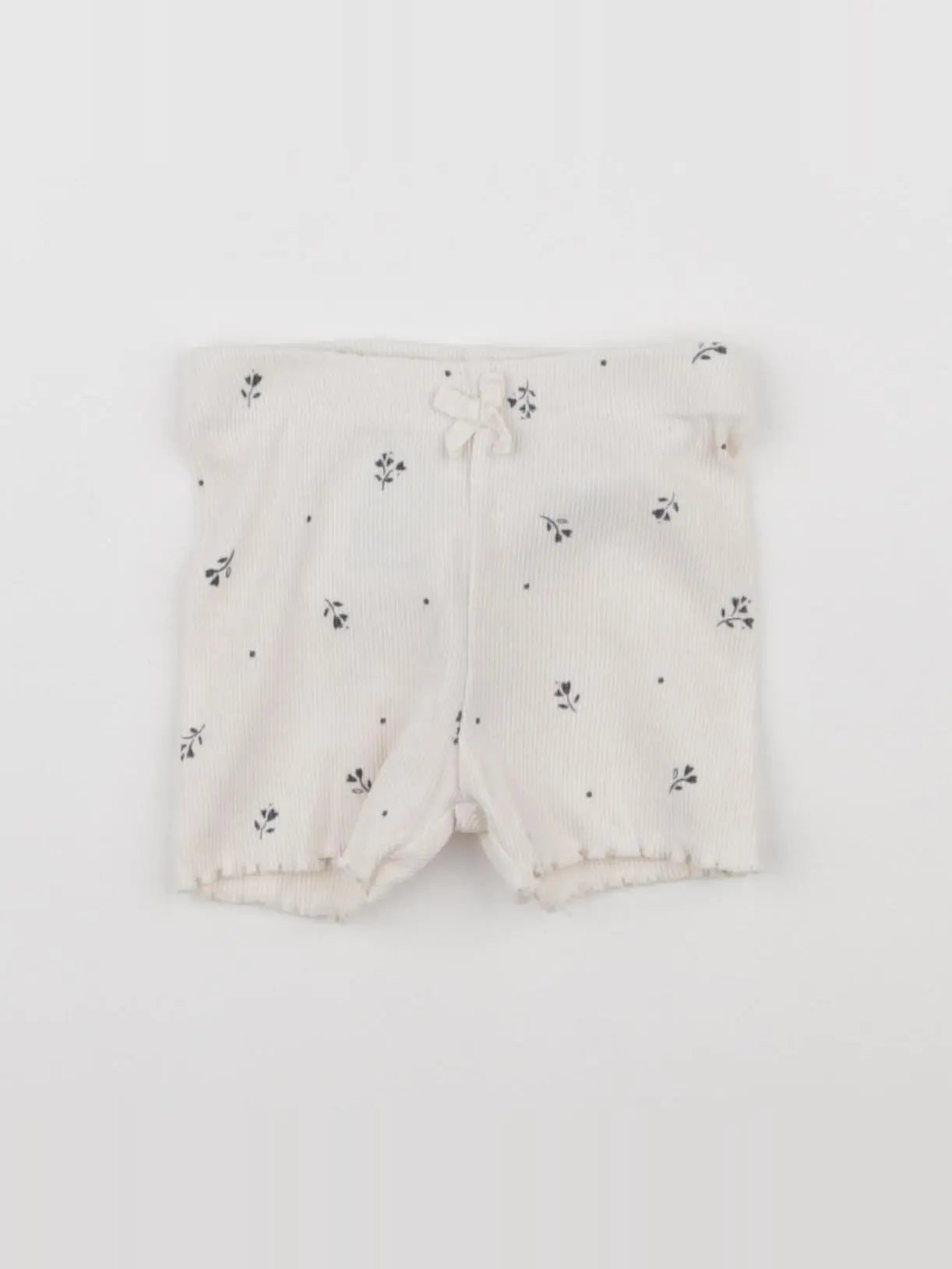 H&M - short beige - 3 mois