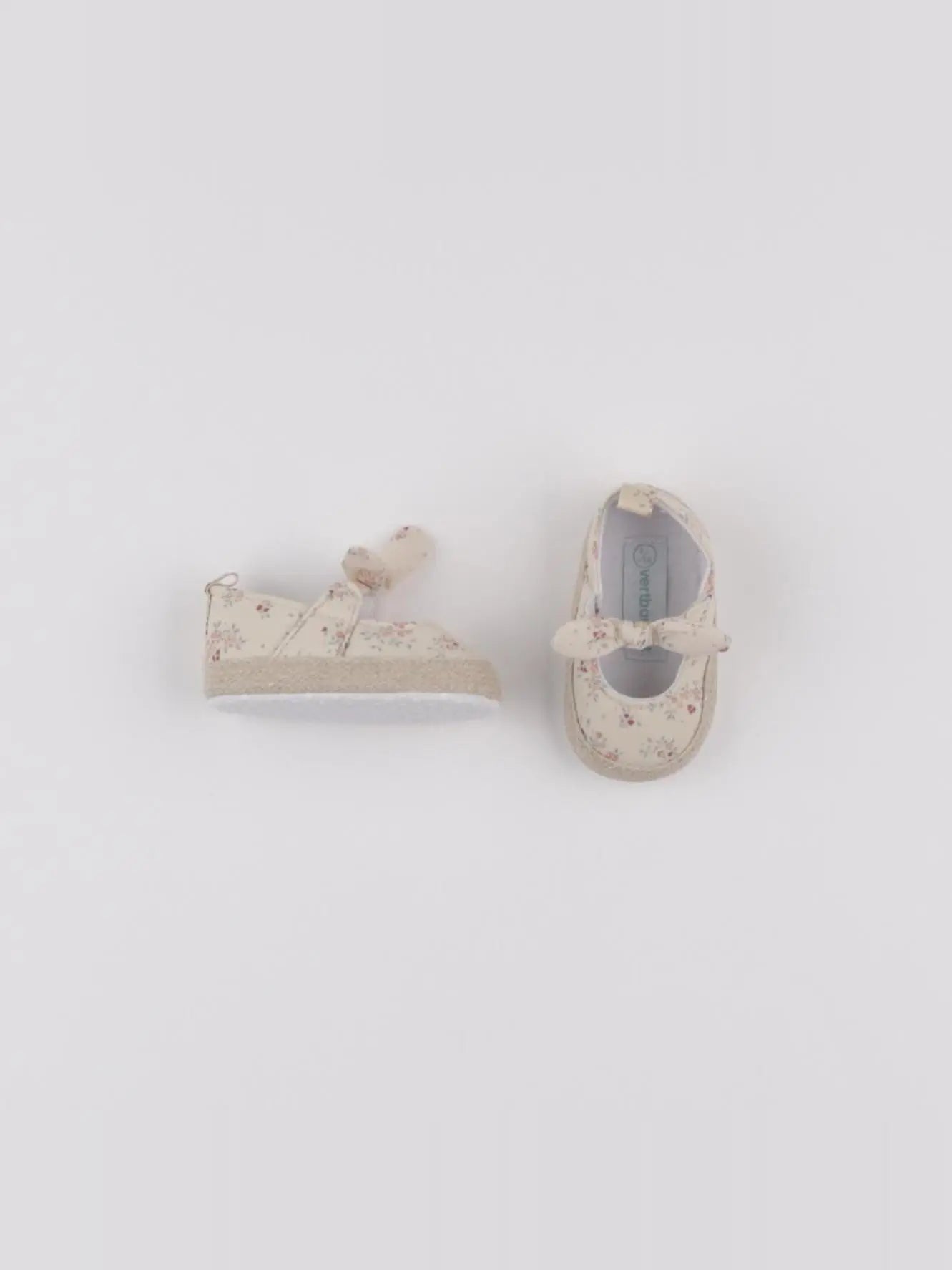 Vertbaudet - chaussons beige - 3/6 mois