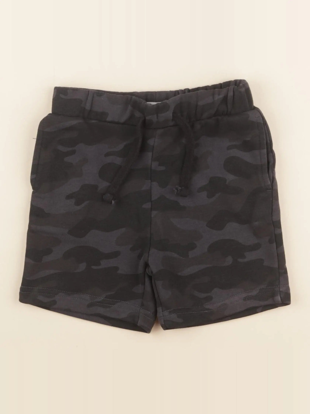Vertbaudet - short noir - 6 ans