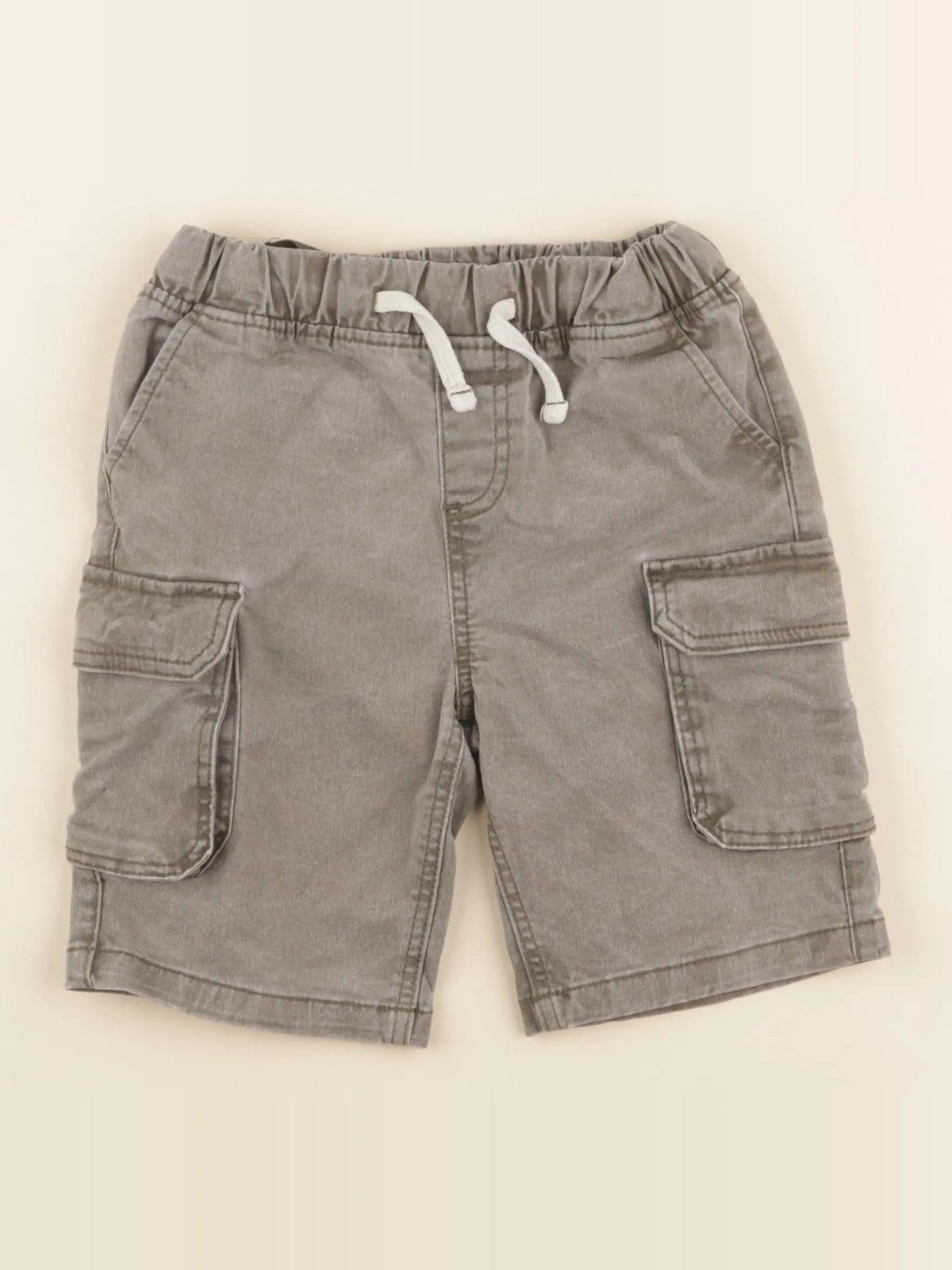 Vertbaudet - short vert - 8 ans
