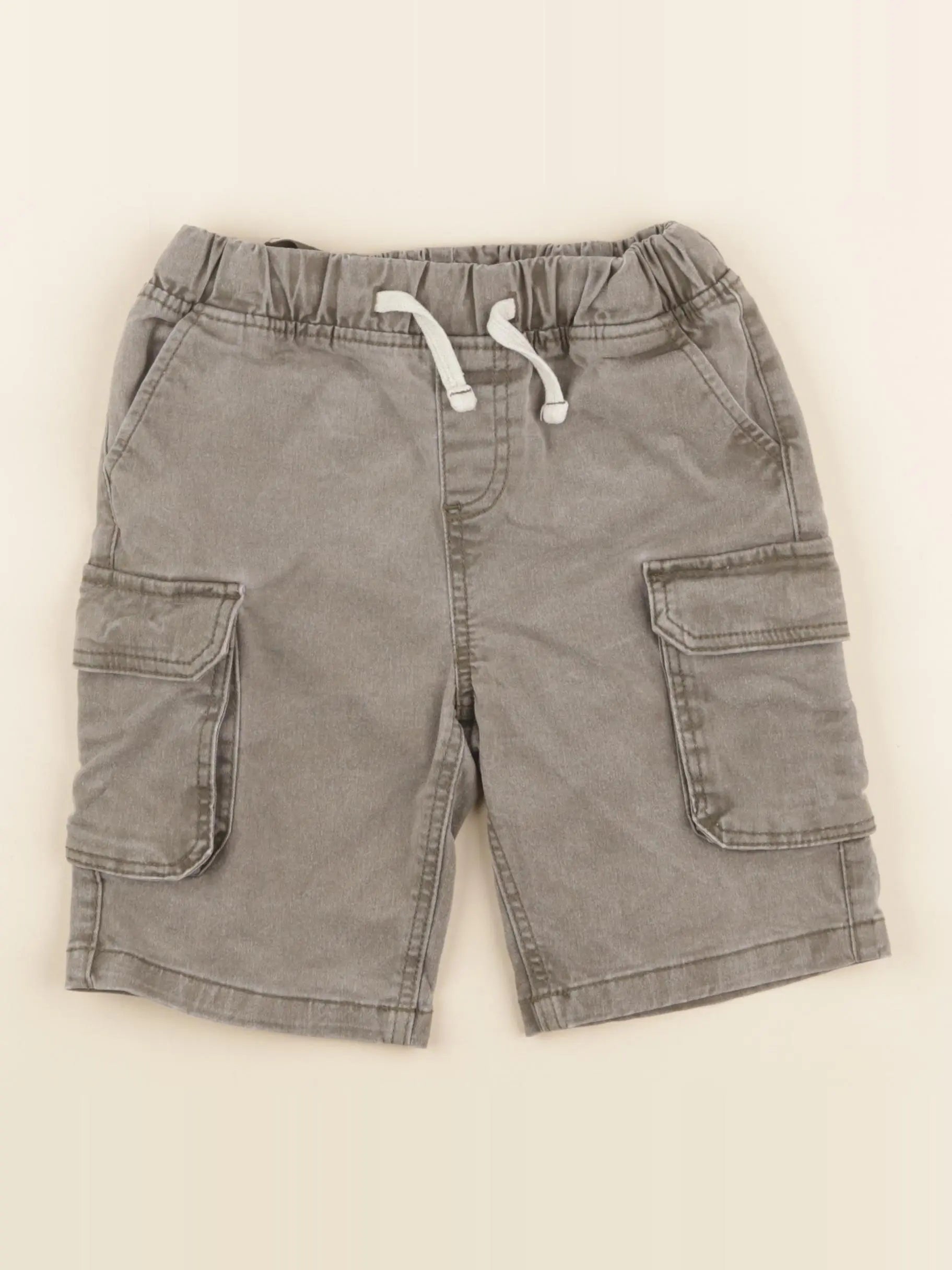 Vertbaudet - short vert - 8 ans