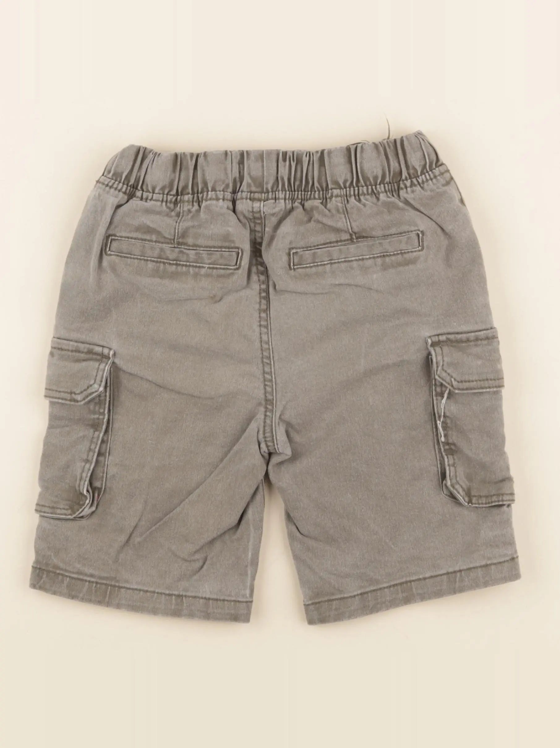 Vertbaudet - short vert - 8 ans