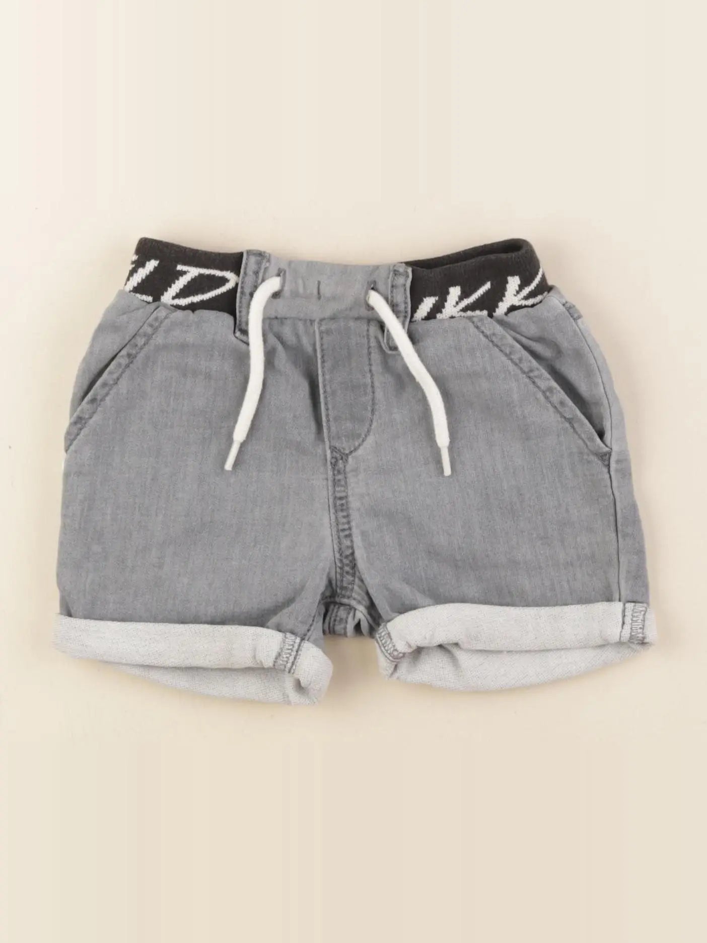 IKKS - short gris - 18 mois