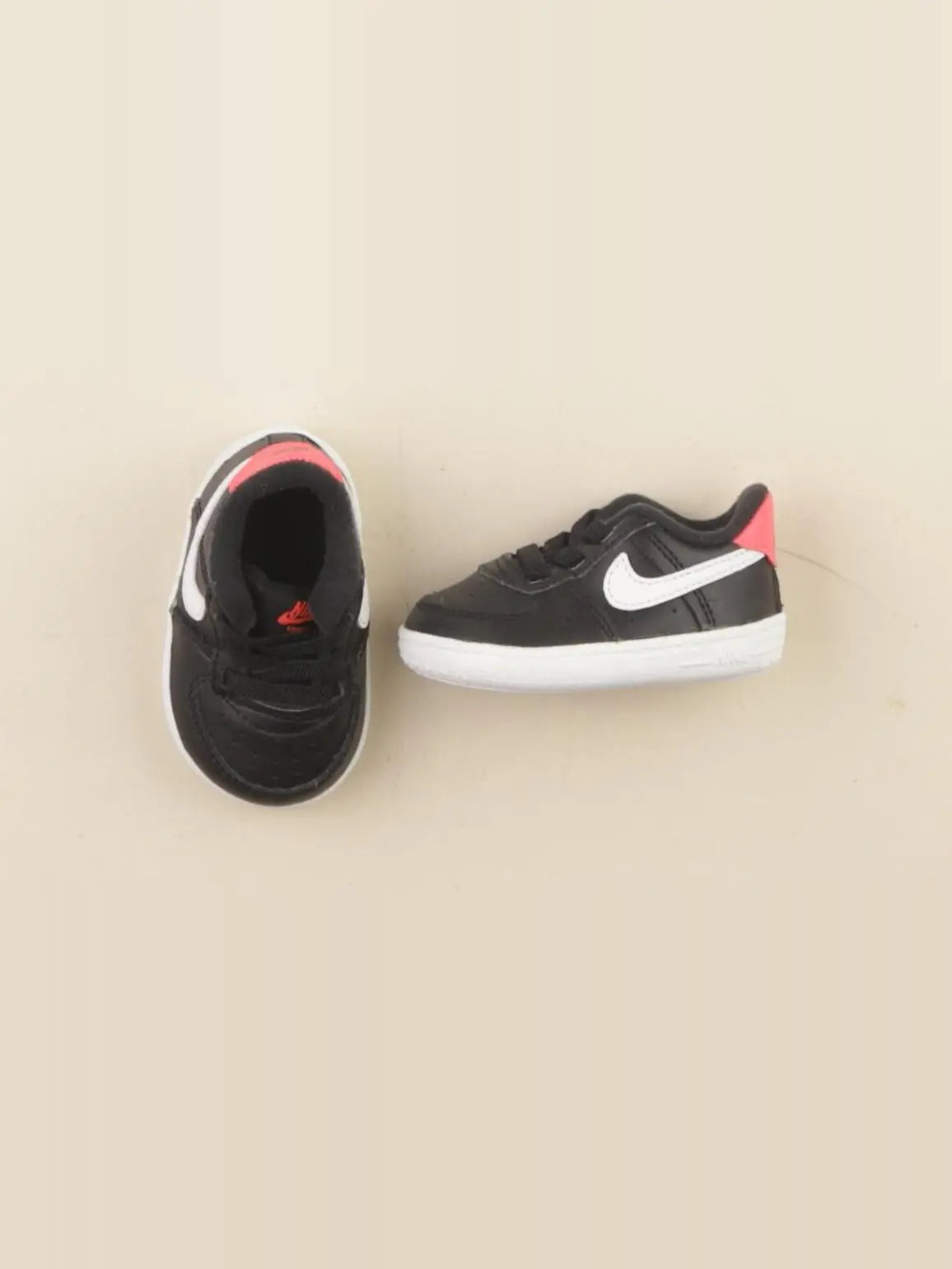 Nike - chaussons noir - pointure 17