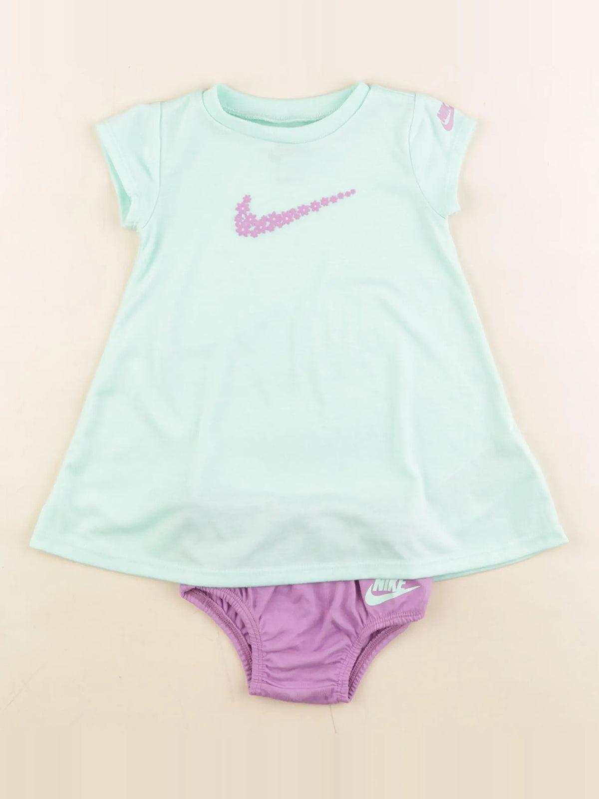 Nike - robe vert - 12 mois
