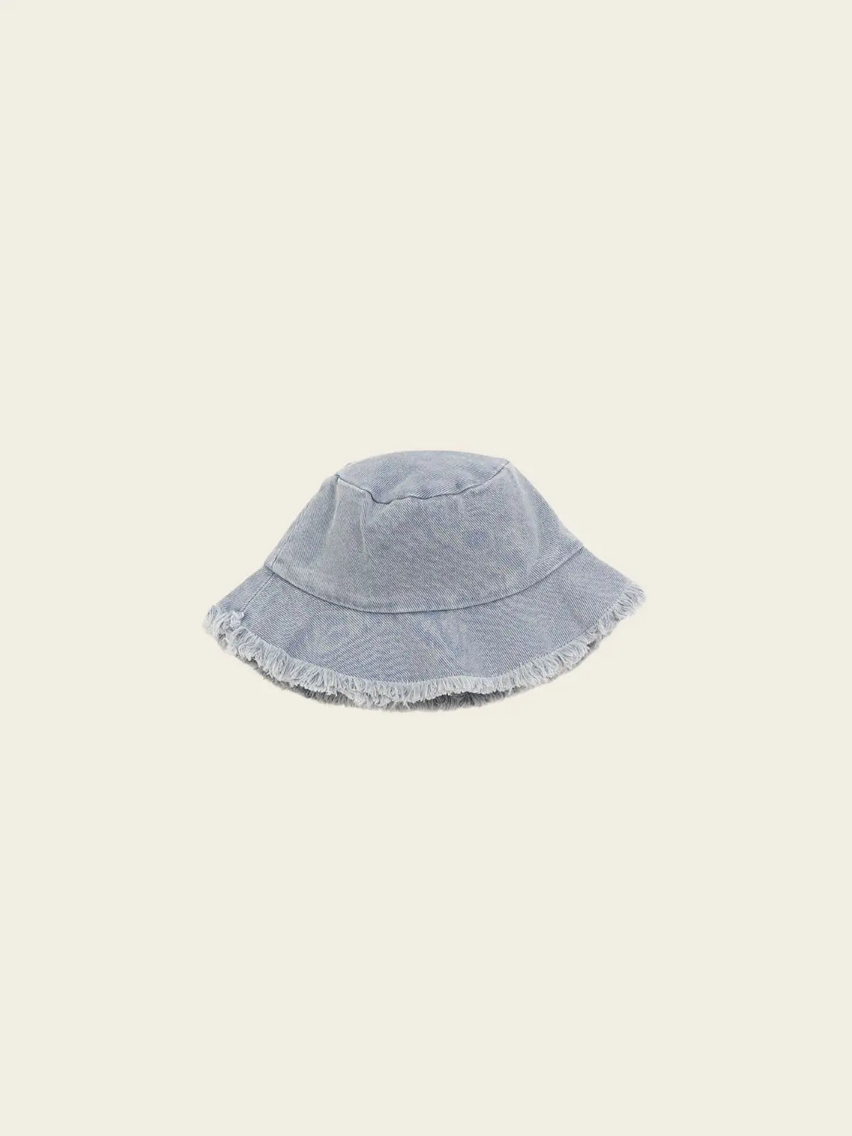 Chapeau bleu CARE