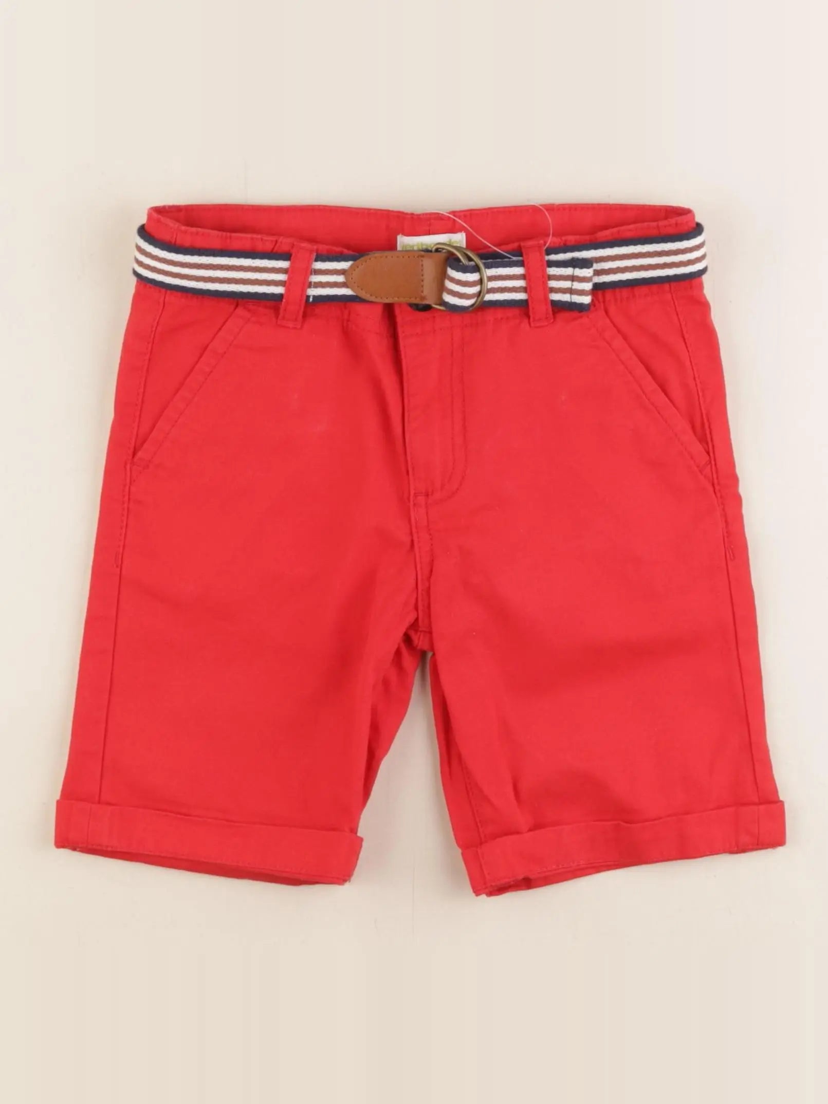 Vertbaudet - short rouge - 5 ans