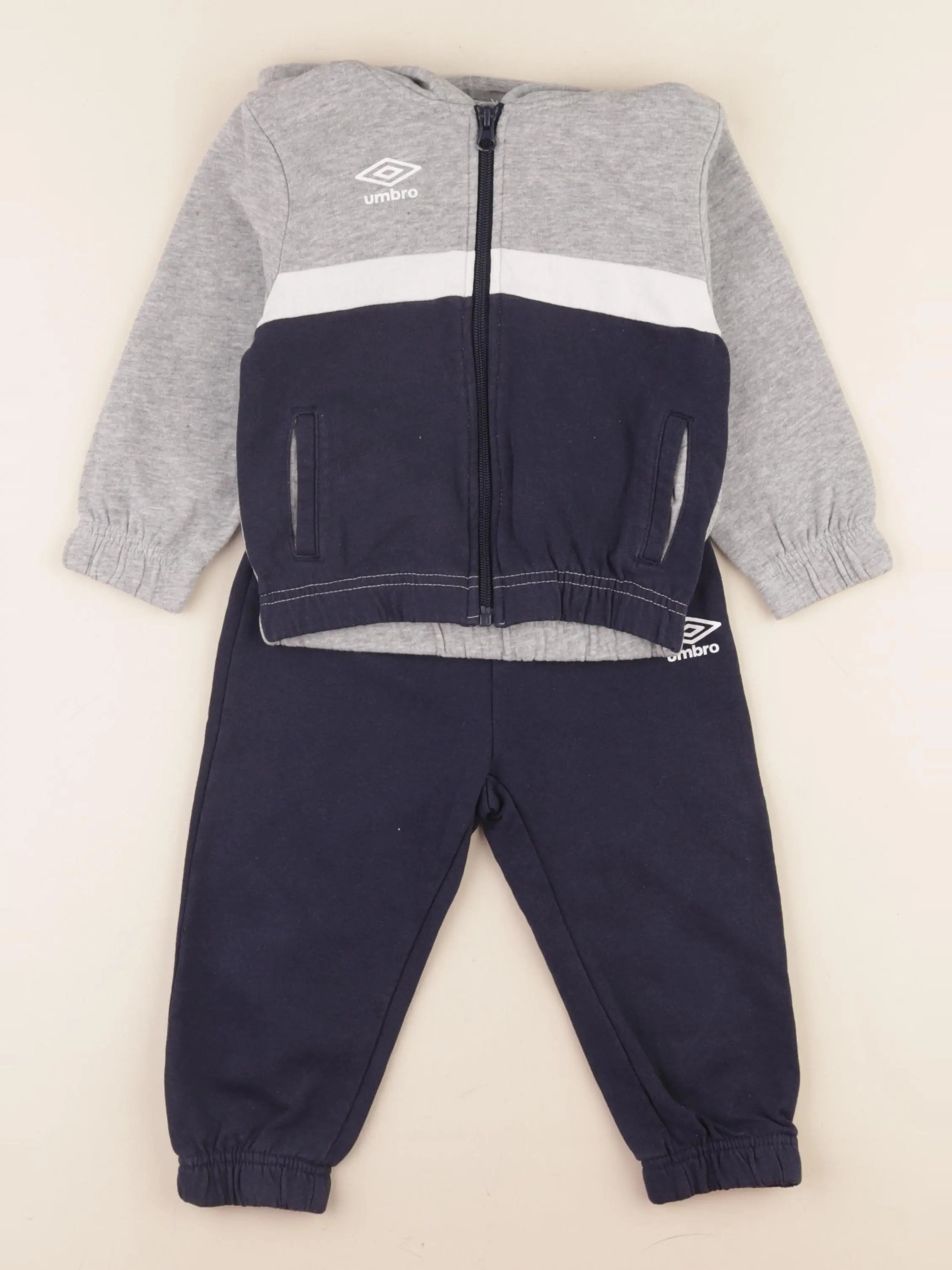 Umbro - ensemble gris, bleu - 2 ans