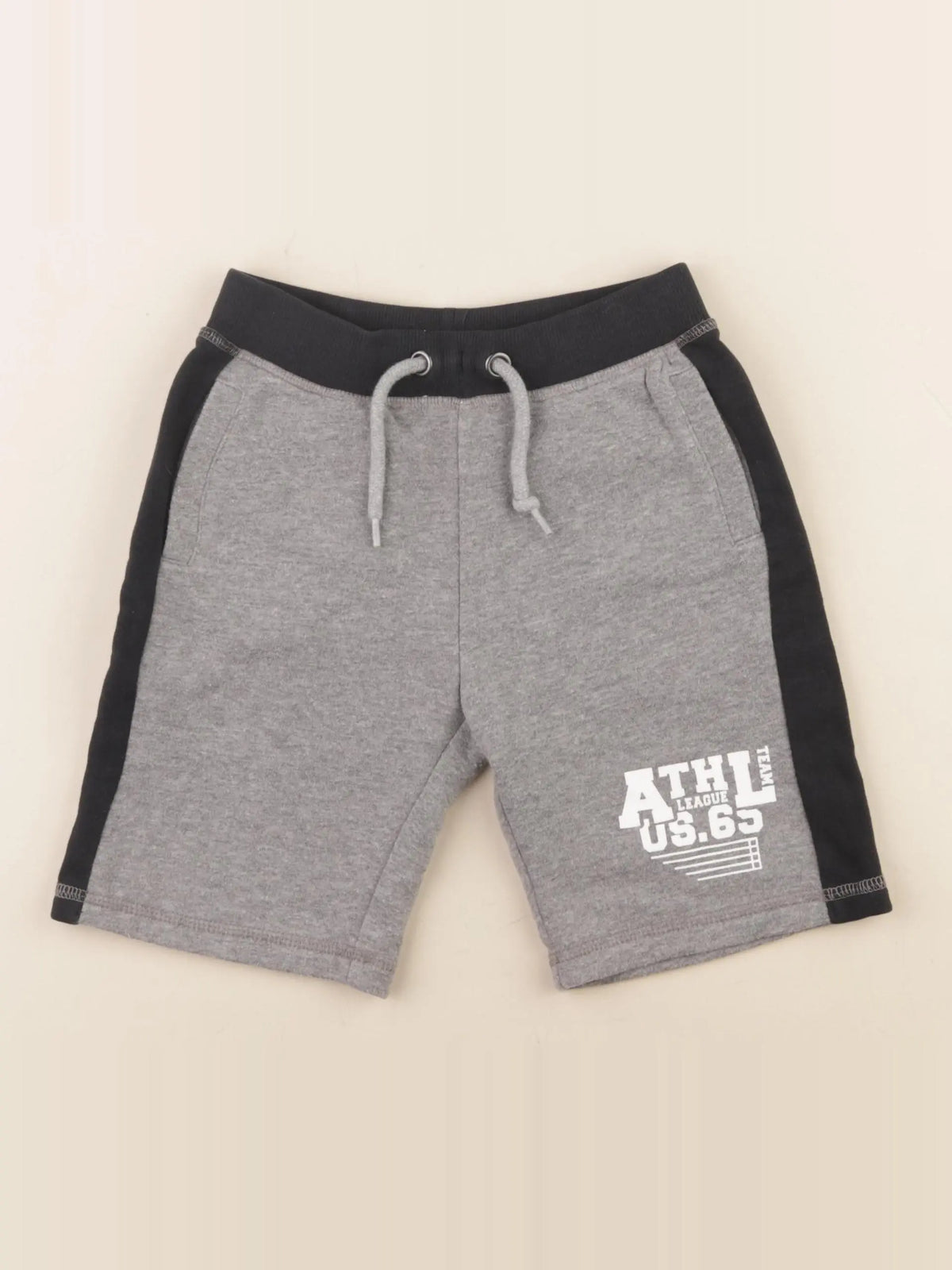 Vertbaudet - short gris - 6 ans