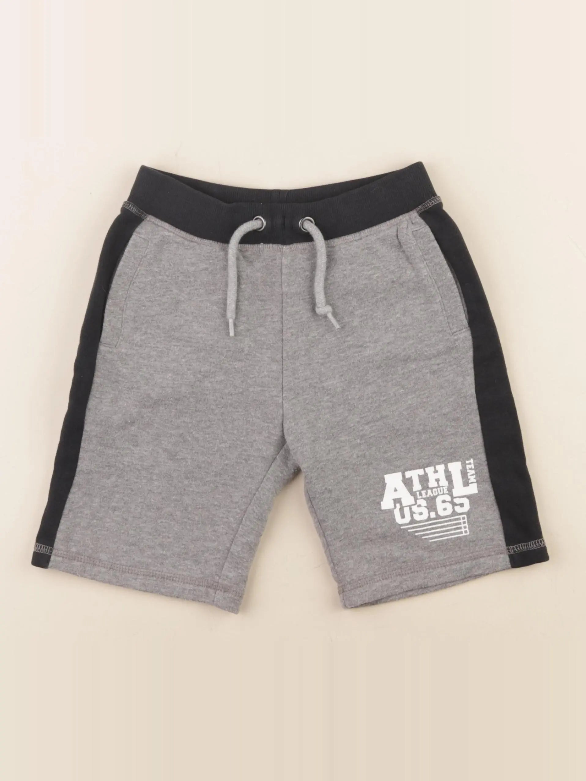 Vertbaudet - short gris - 6 ans