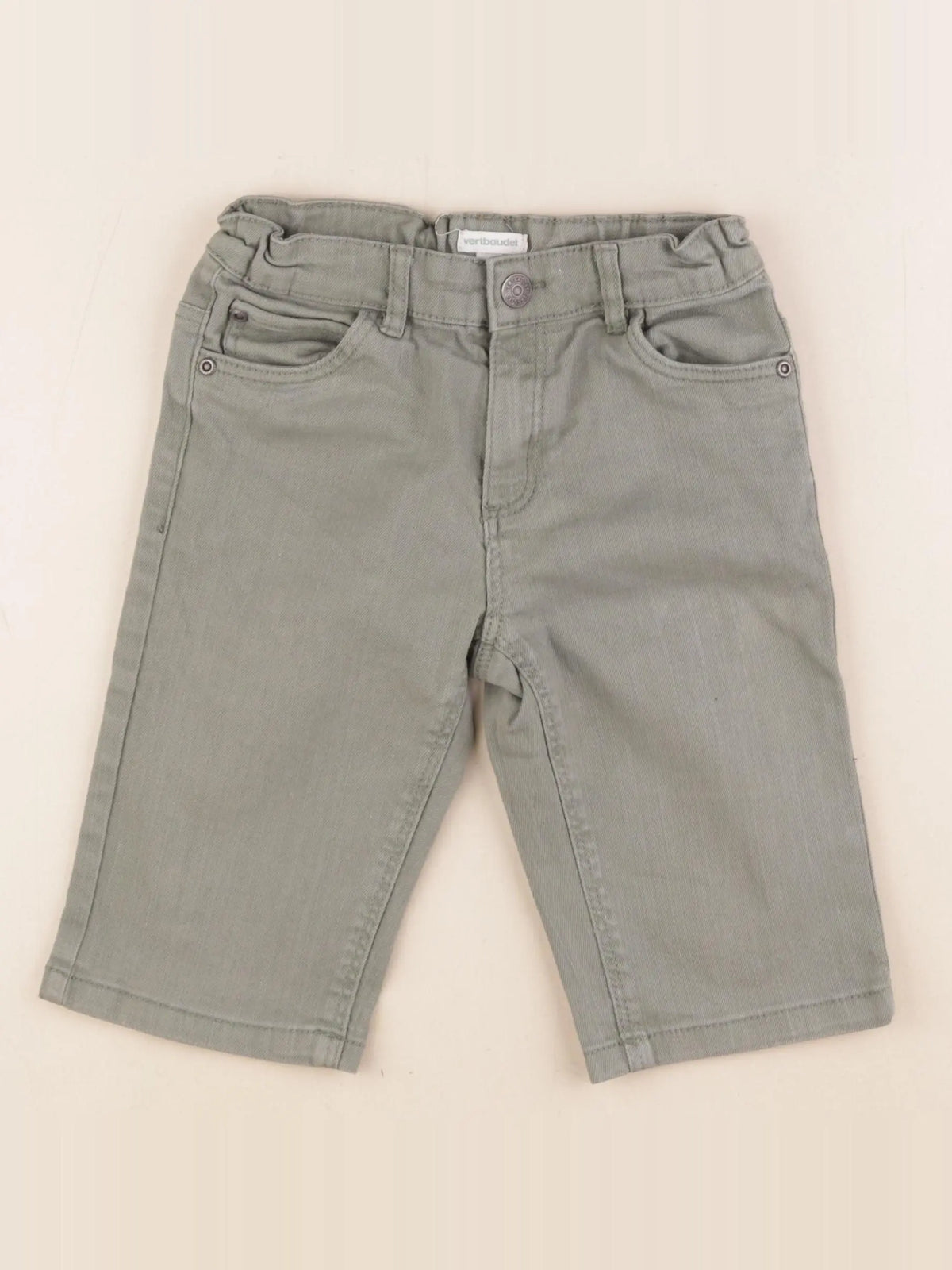Vertbaudet - short vert - 7 ans