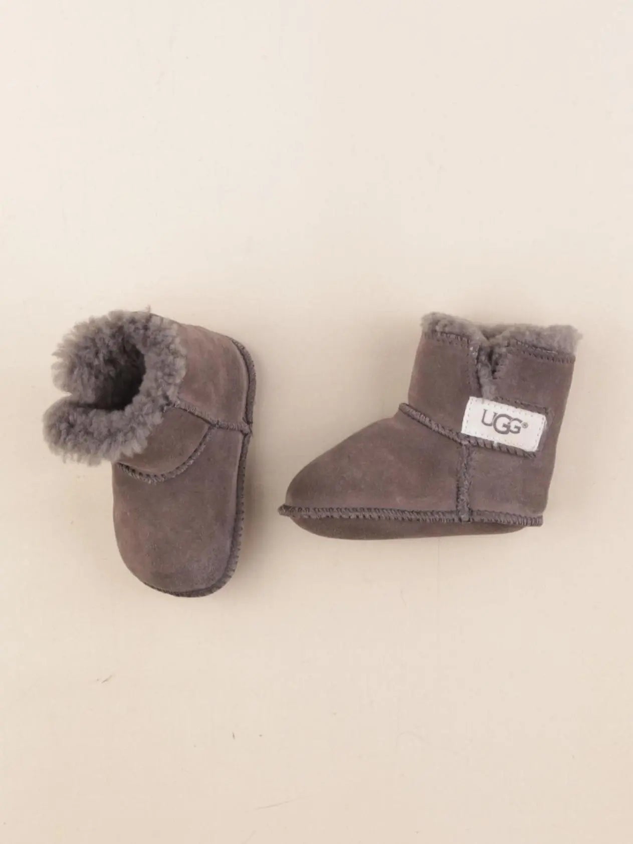 UGG - chaussons taupe - pointure 18