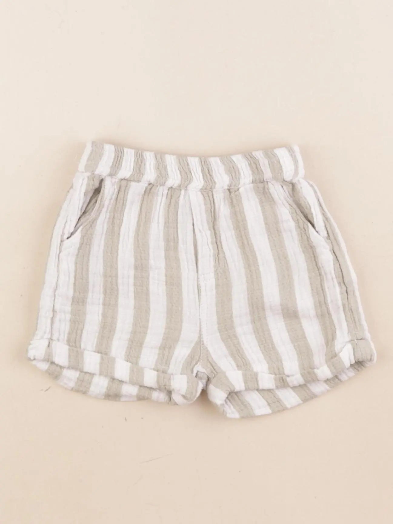 Vertbaudet - short vert, beige - 9 mois