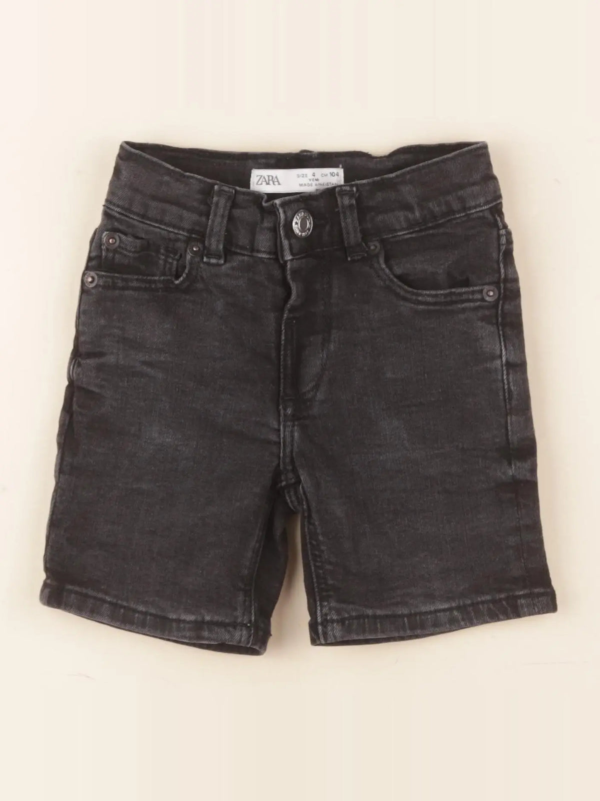 Zara - short noir - 4 ans