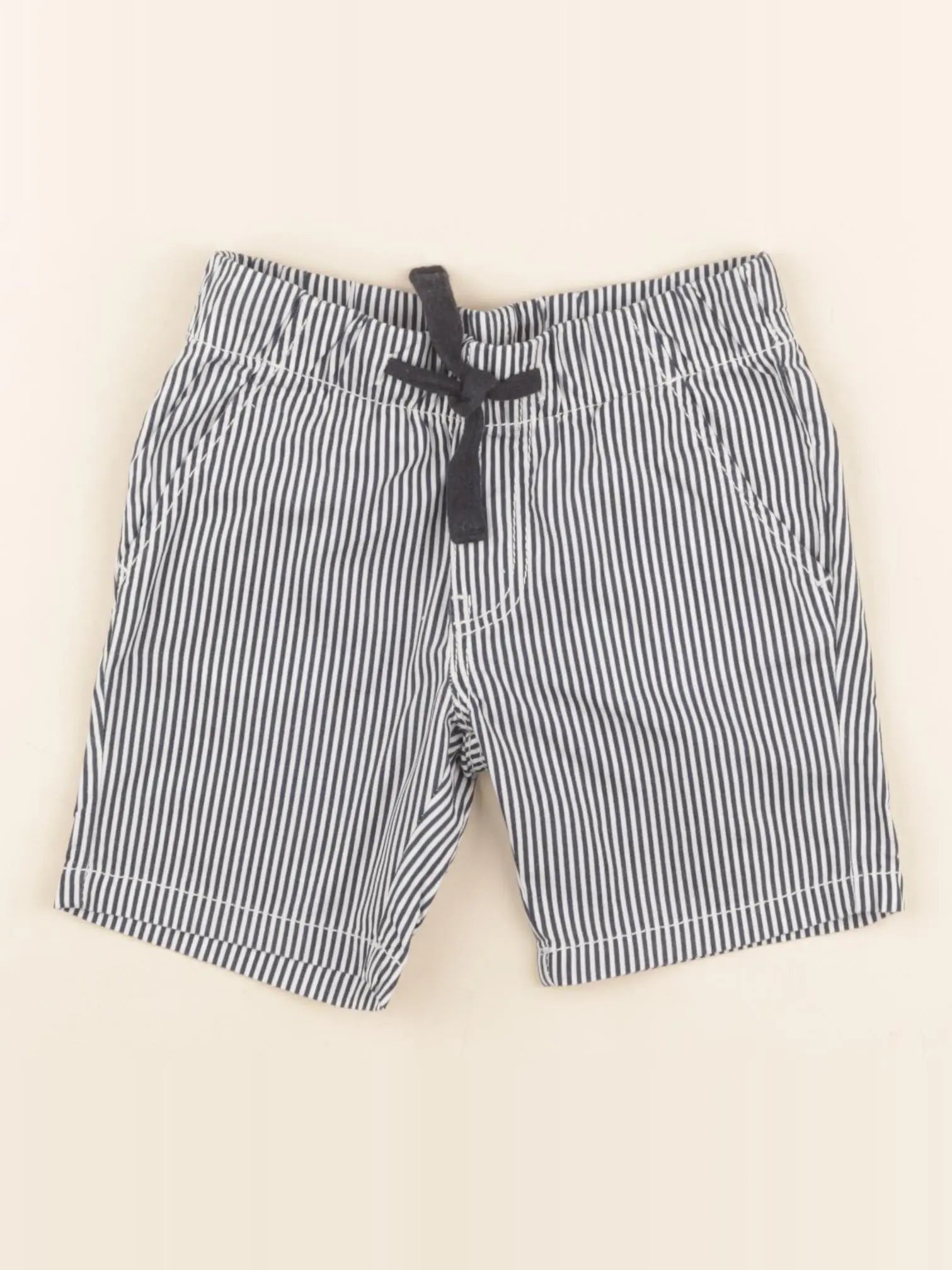 H&M - short bleu, blanc - 18/24 mois