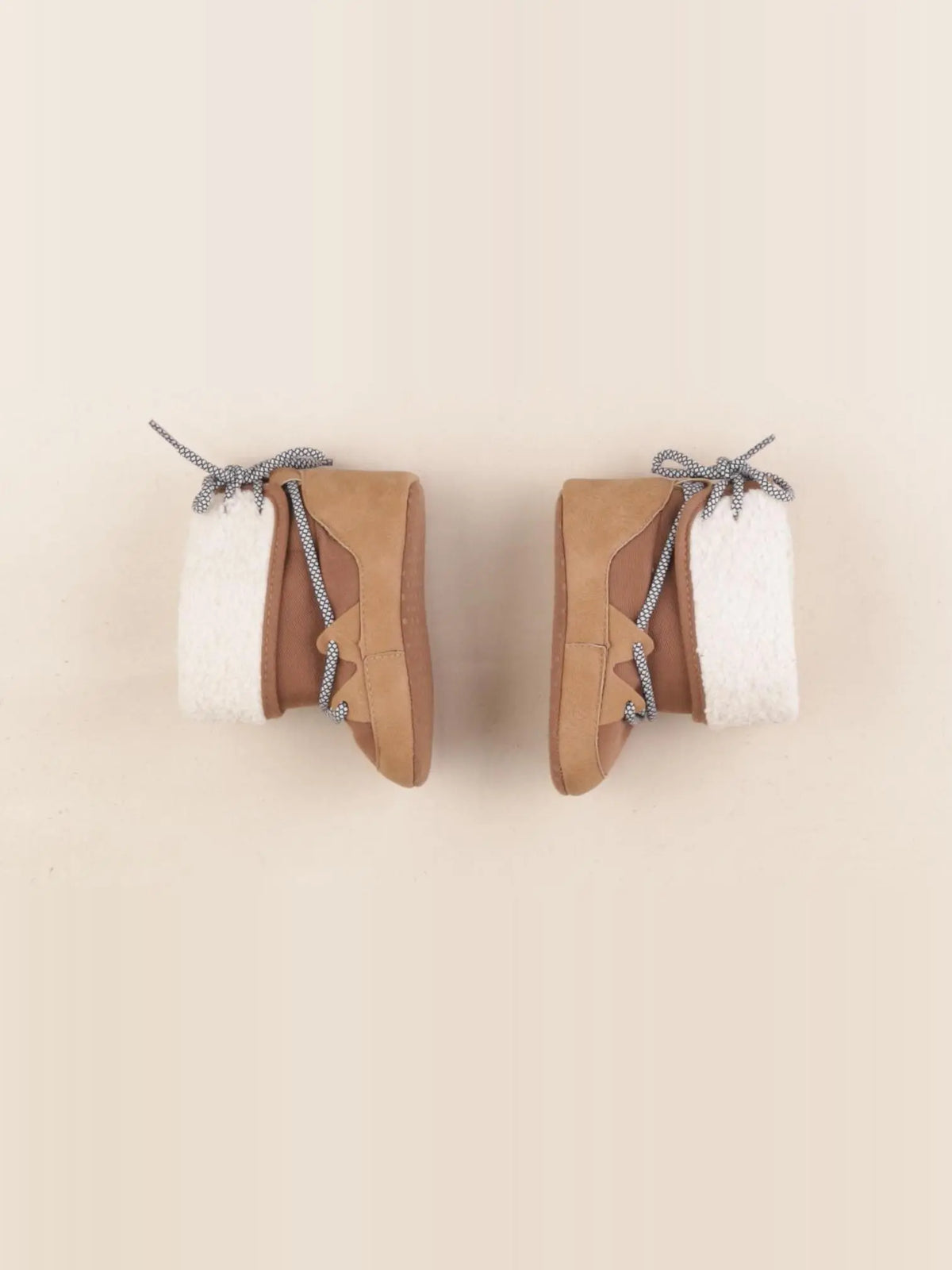 Vertbaudet - chaussons marron - pointure 19