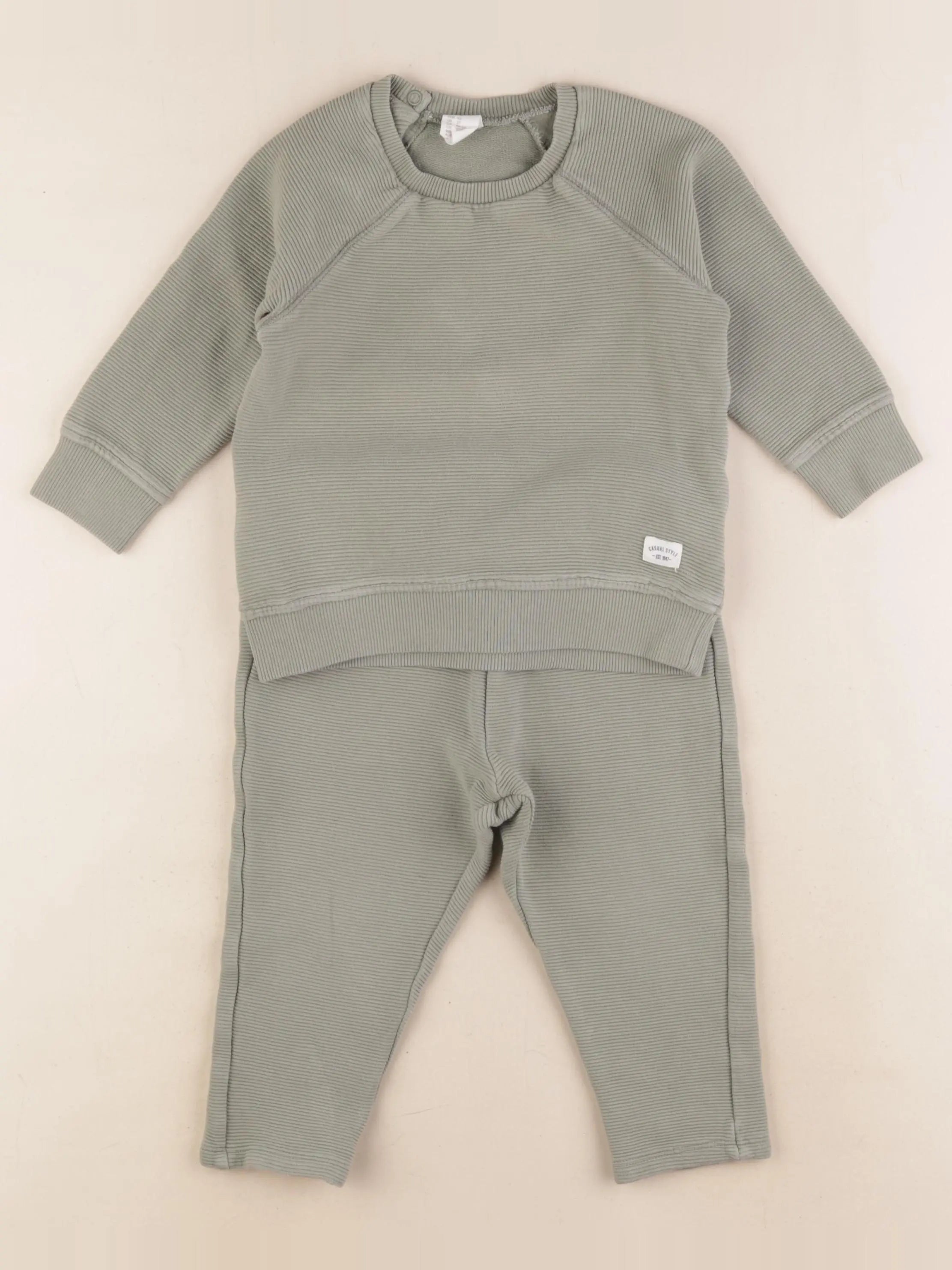 H&M - ensemble vert - 18/24 mois