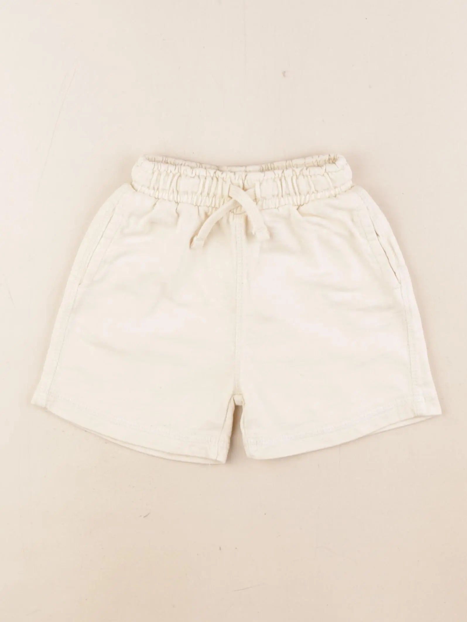 Zara - short beige - 4 ans