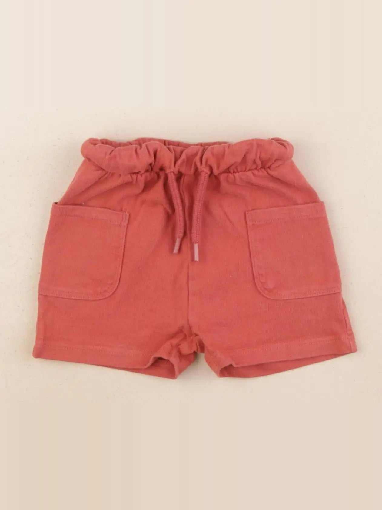 Vertbaudet - short rouge - 3 mois