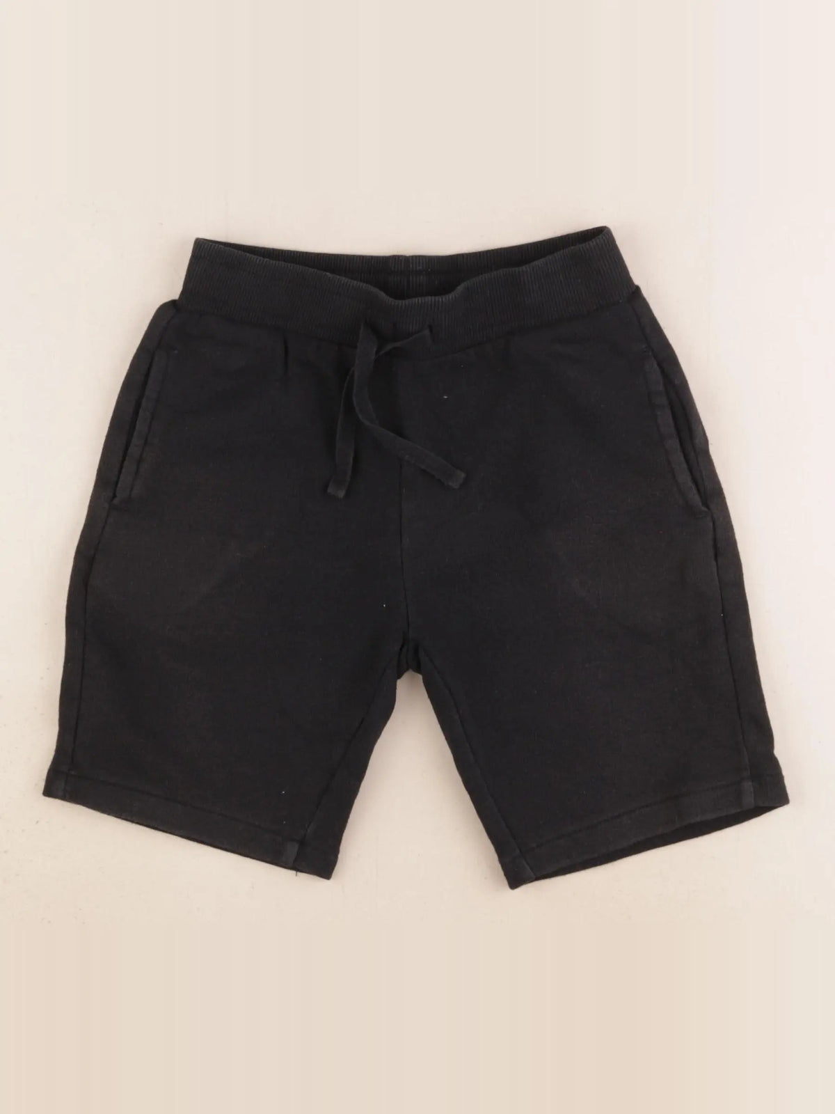 Vertbaudet - short noir - 7 ans