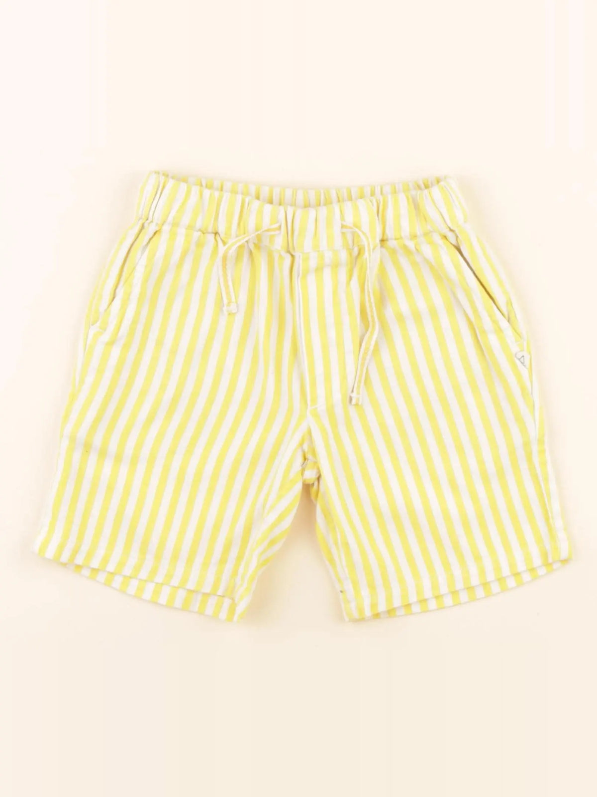 Arsène et les pipelettes - short jaune - 4 ans
