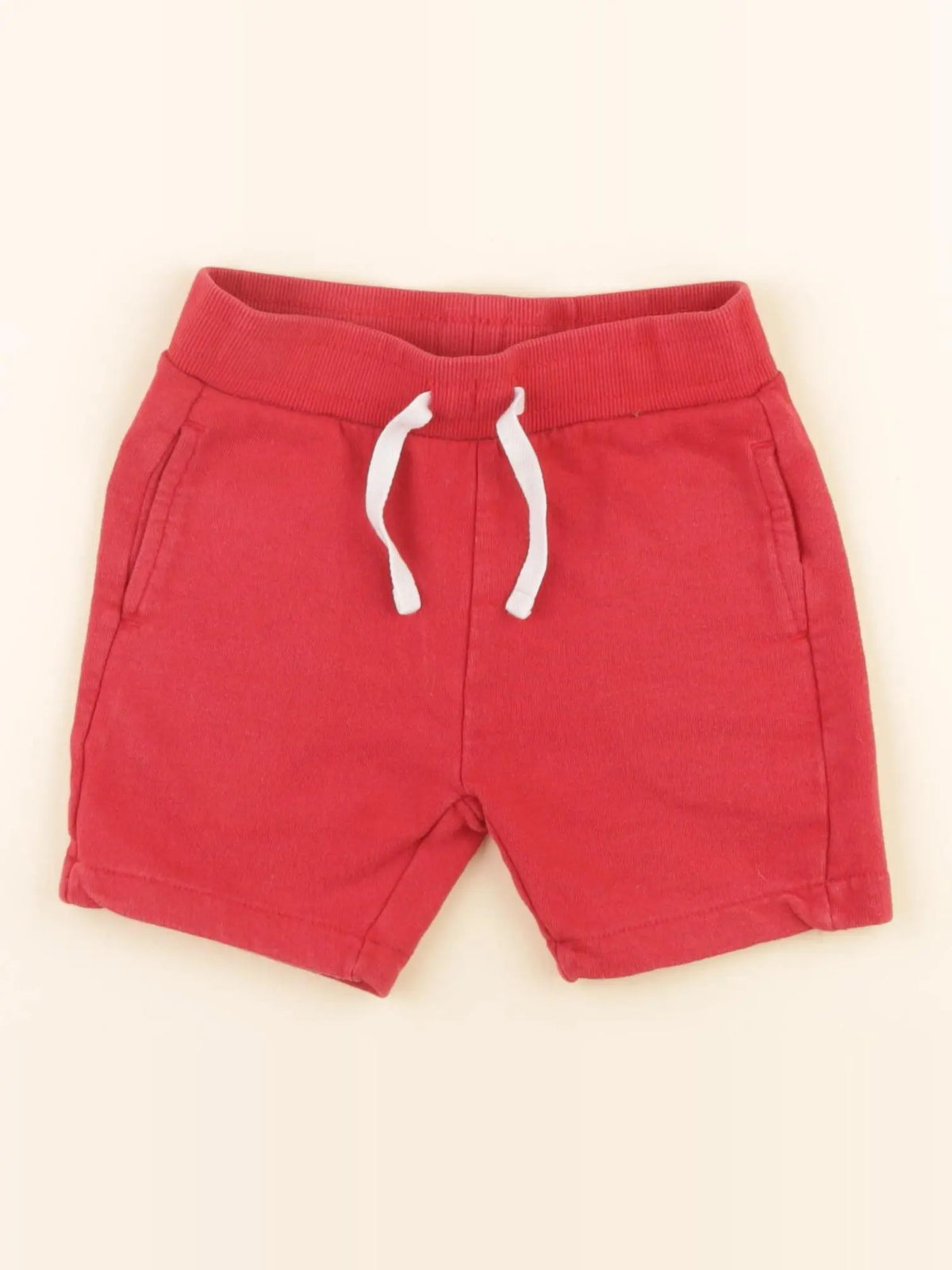 Vertbaudet - short rouge - 4 ans
