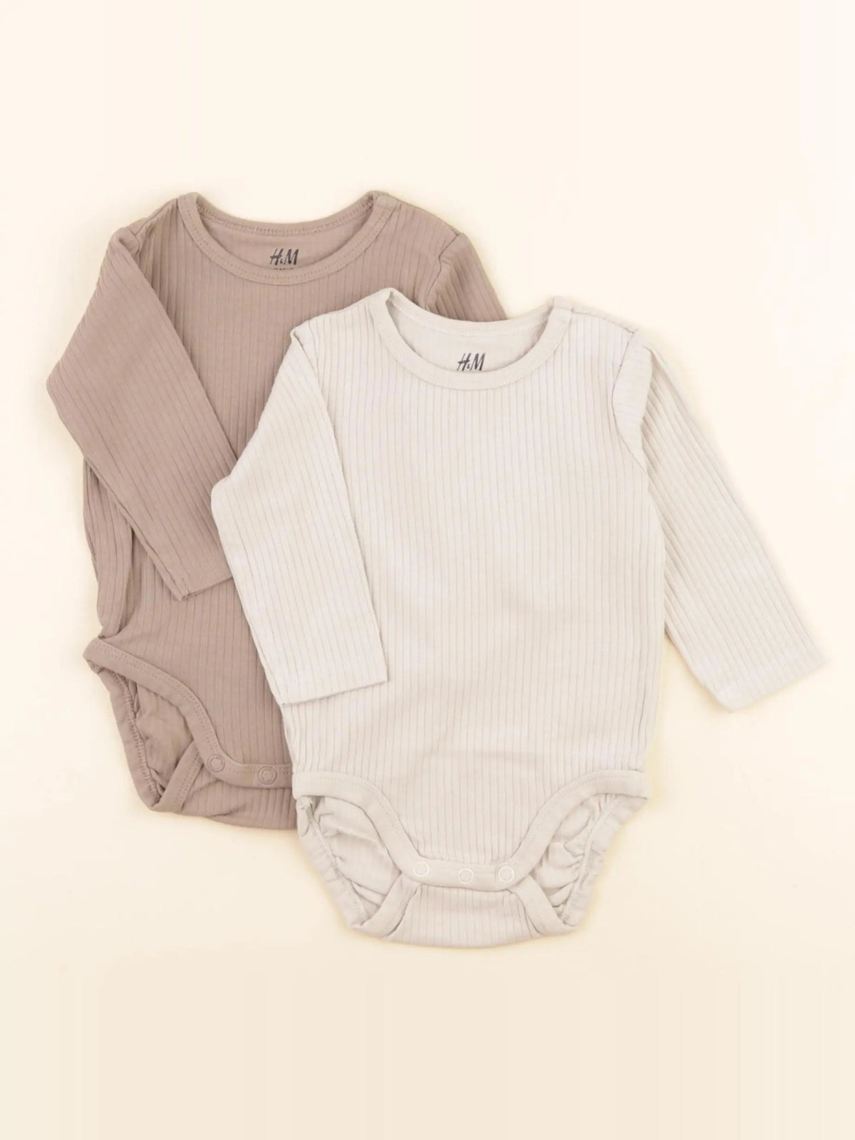 H&M - lot de 2 bodies en coton beige - 2/4 mois
