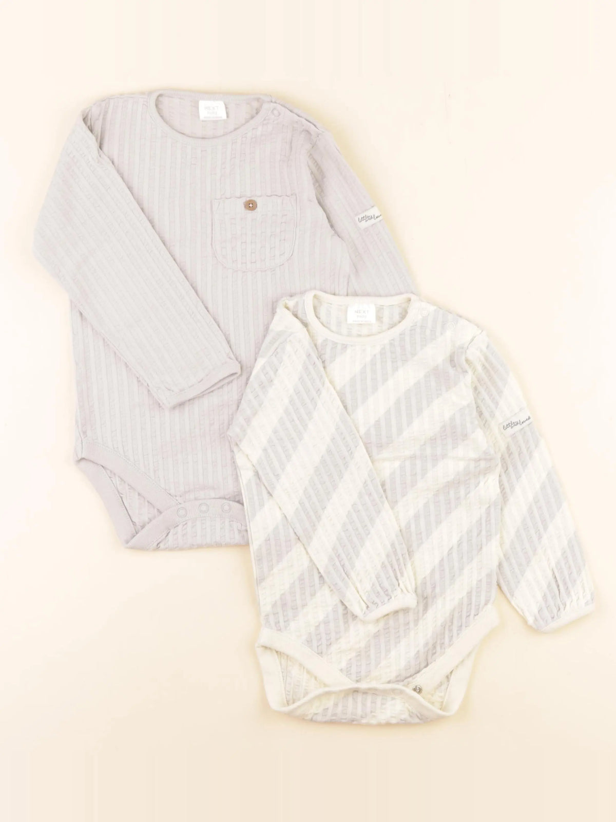 Next - lot de 2 bodies en coton gris, beige - 12/18 mois