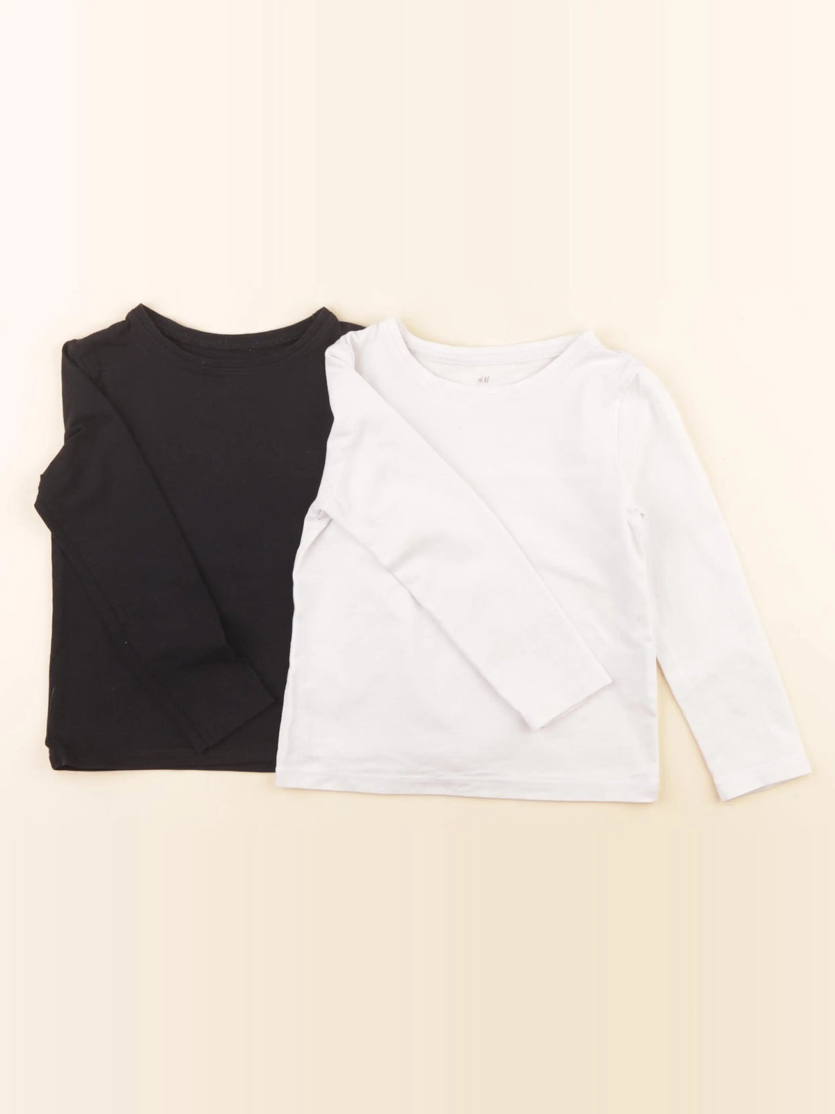 H&M - lot de 2 tee-shirts blanc, noir - 2/4 ans