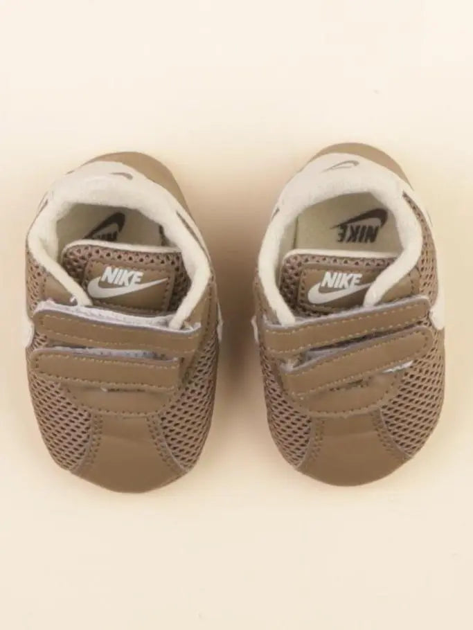 Nike - chaussons marron - pointure 19
