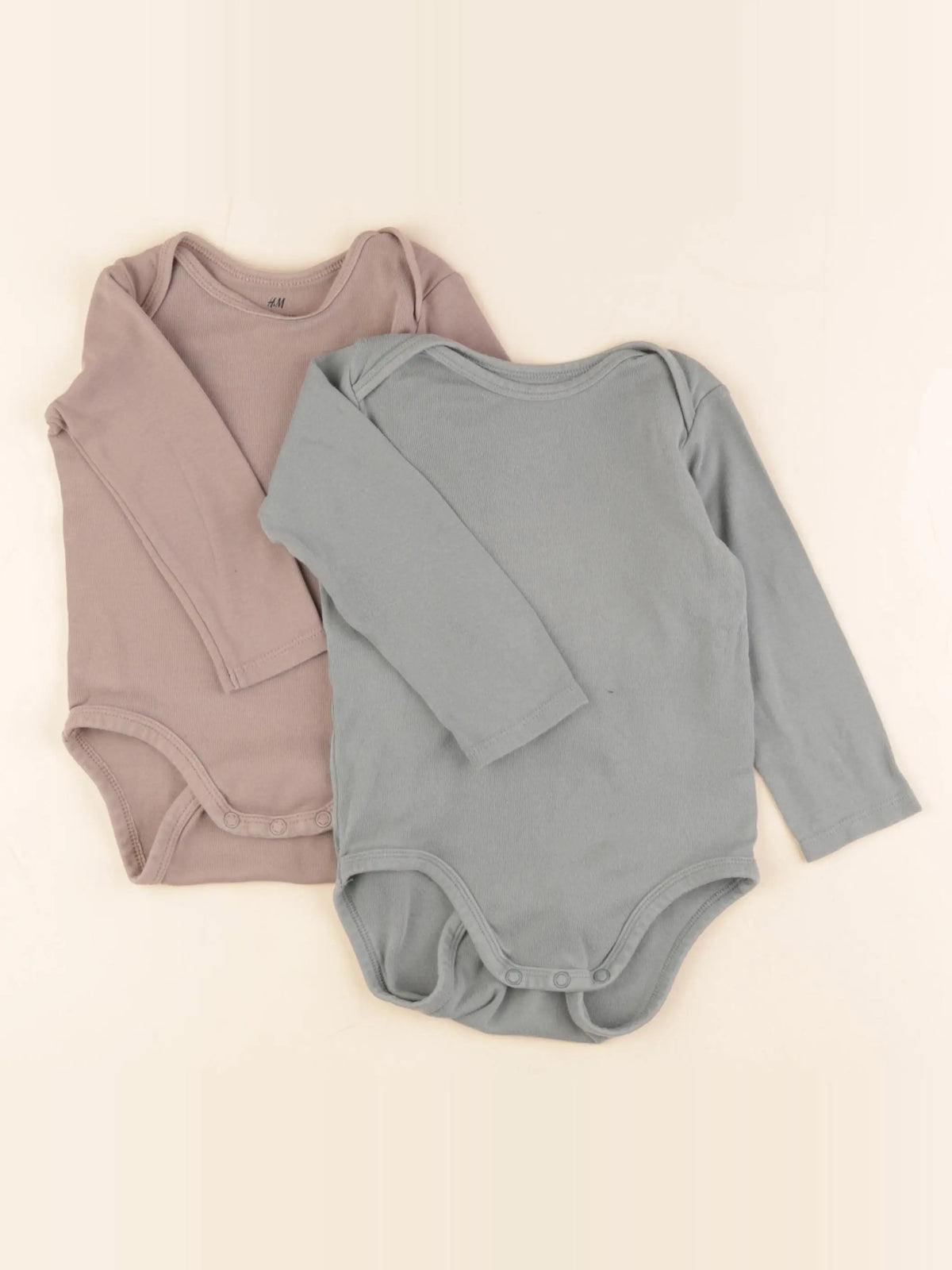 H&M - lot de 2 bodies en coton marron, vert - 9/12 mois