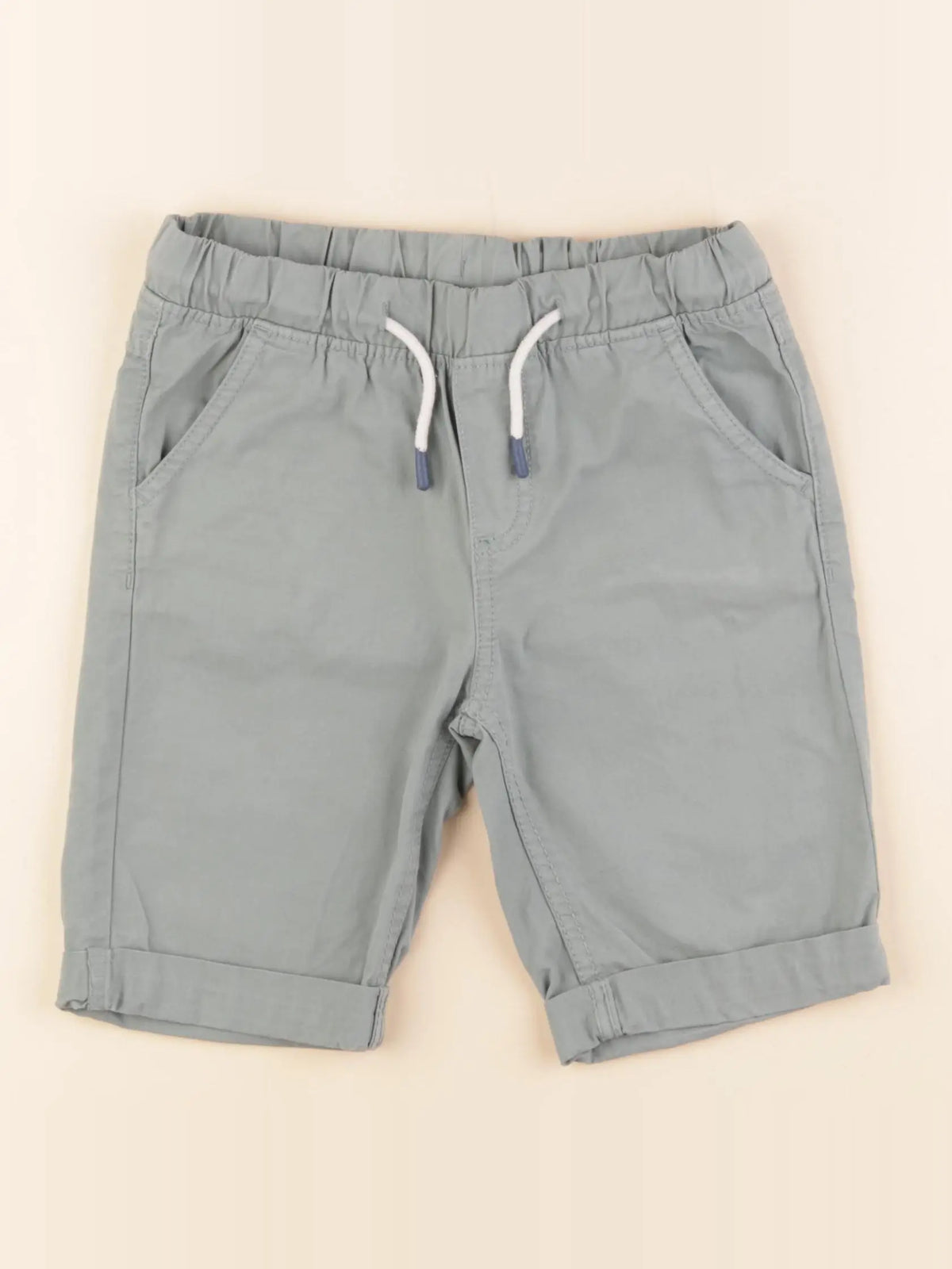 Vertbaudet - short vert - 7 ans